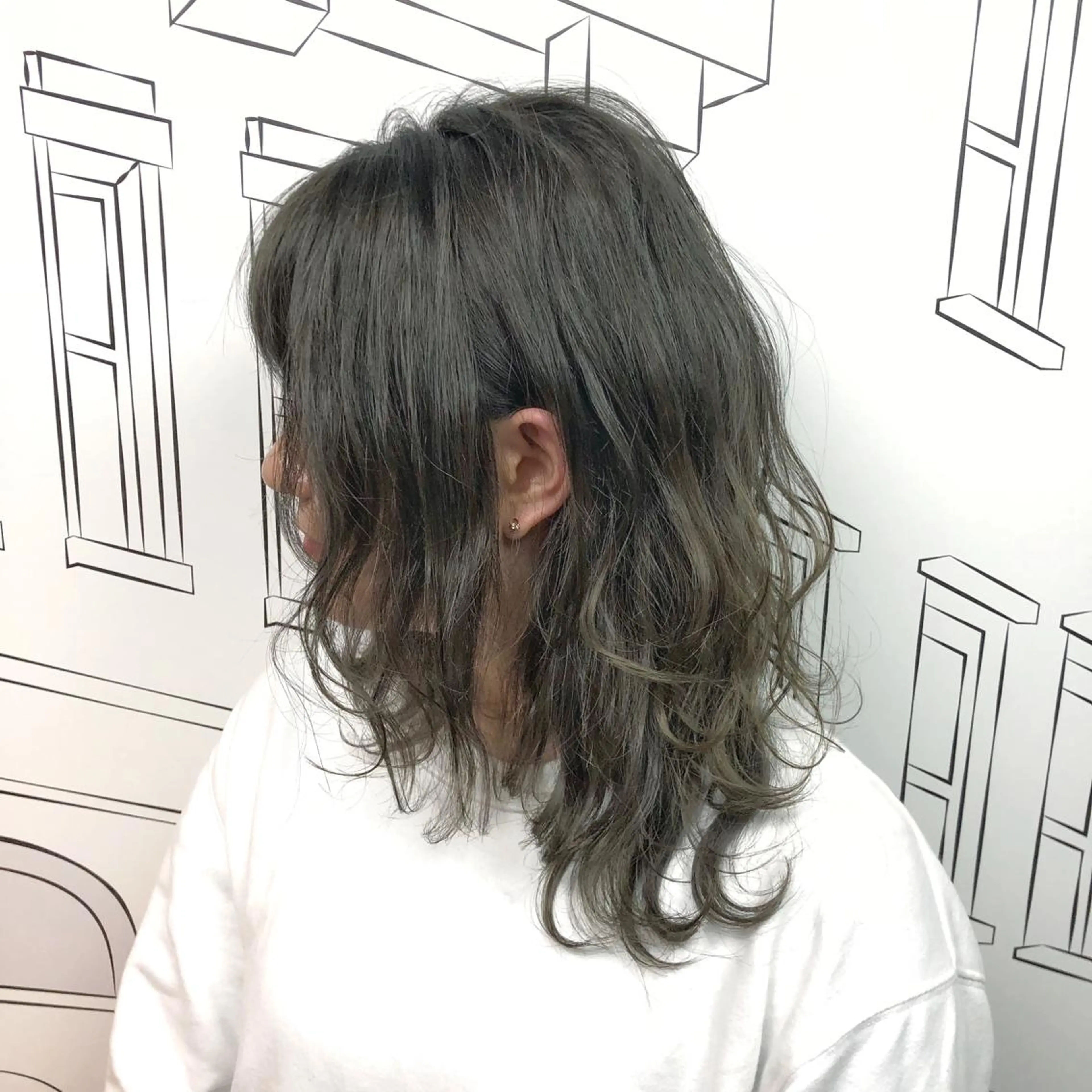 ミディアム カラー グレージュ レイヤーカット レイヤー⭐️カラー ⭐️平川雅史のヘアスタイル