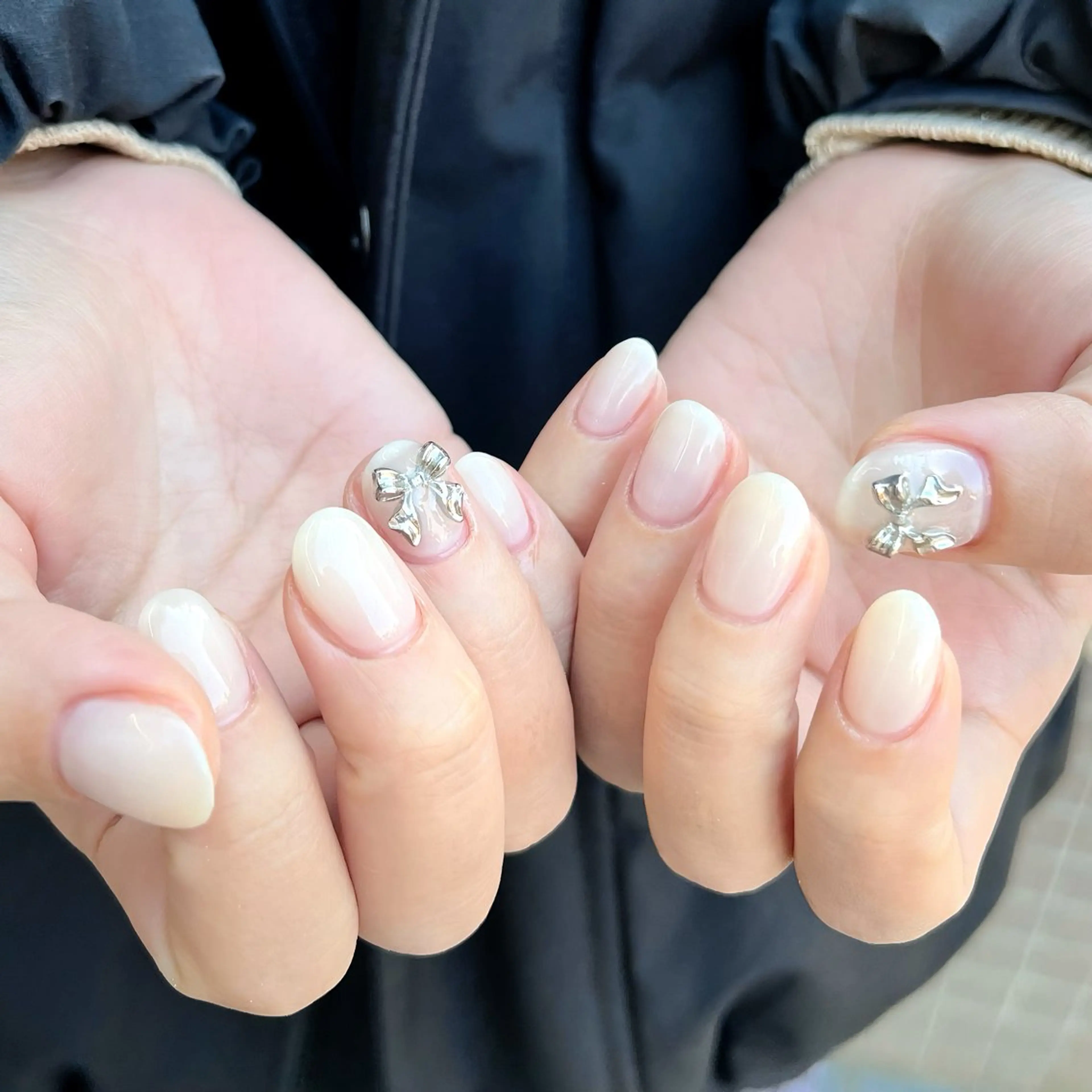 ネイル ワンカラーネイル リボン ショートネイル ハンドネイル ハンドケア 🎀NAIL🎀 AI🪄︎︎◝✩のネイルデザイン