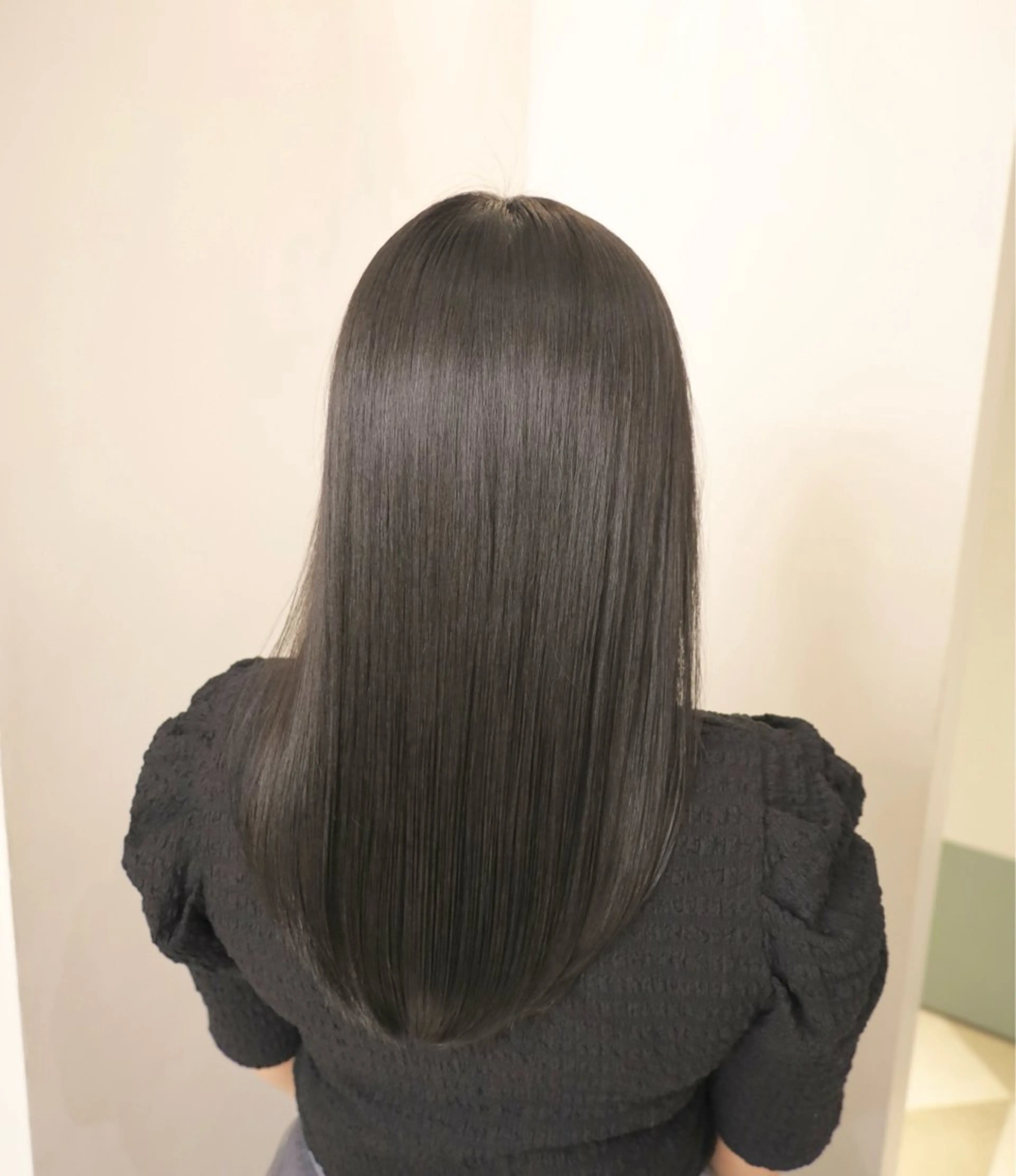 前髪酸性ストレート（アルカリとお選び可能）＋🫧うる艶トリートメント付き✨￥31900→￥7600の写真