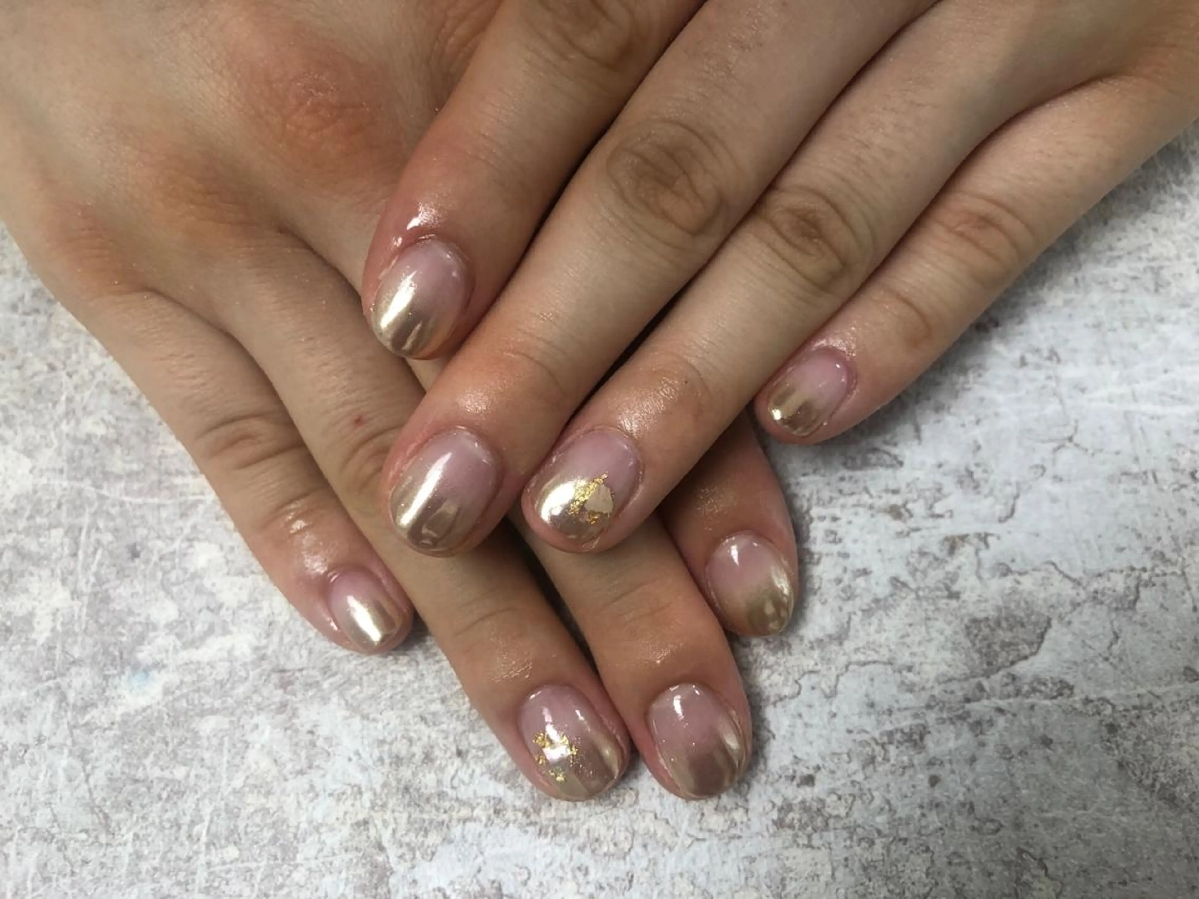 ネイル グラデーション ミラーネイル Mogu nail 二子玉川のネイルデザイン