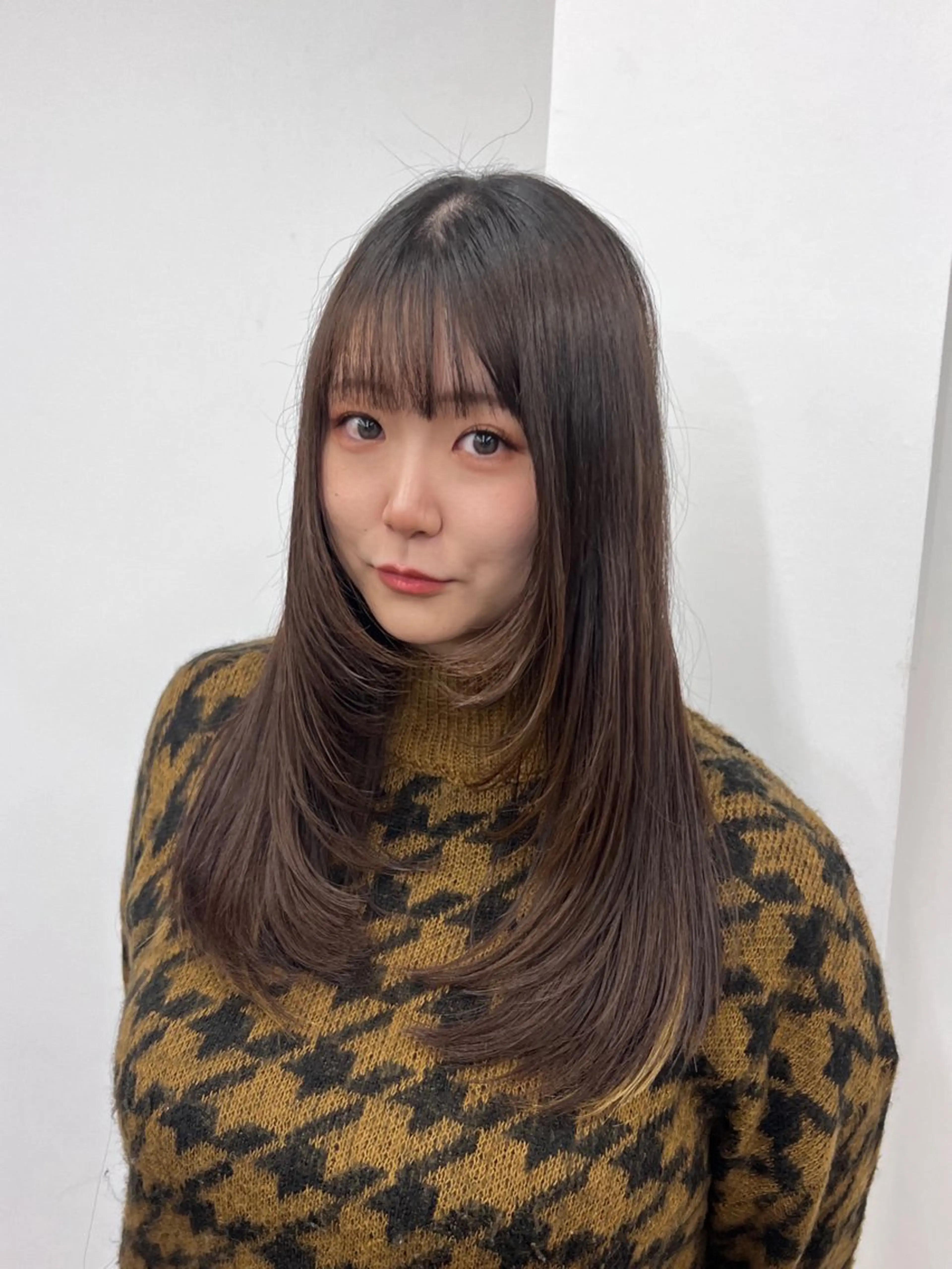 ロング カラー 韓国風ヘア 似合わせカット 小顔カット カット ヘアカラー トリートメント 武田涼レイヤーカット 髪質改善×縮毛矯正のヘアスタイル