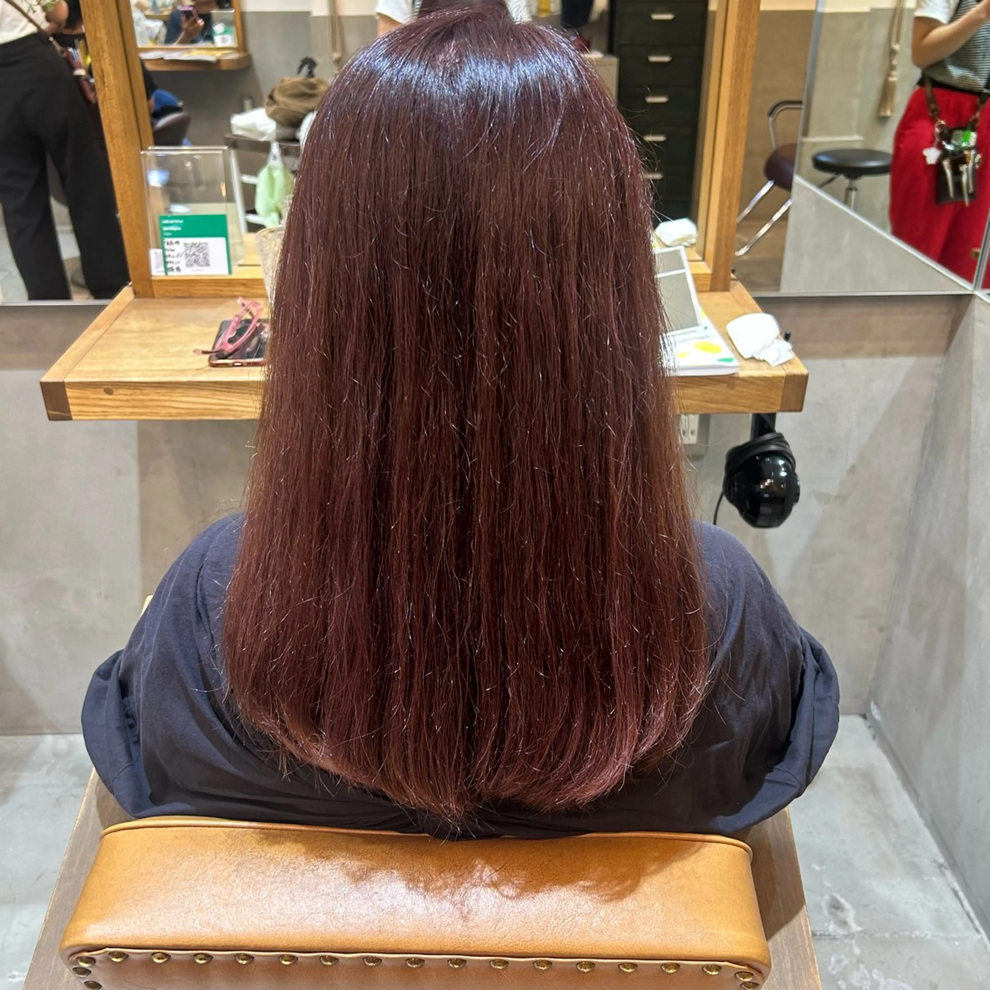 ミディアム カラー ブリーチ カット ヘアカラー トリートメント 若狭 彩花のヘアスタイル