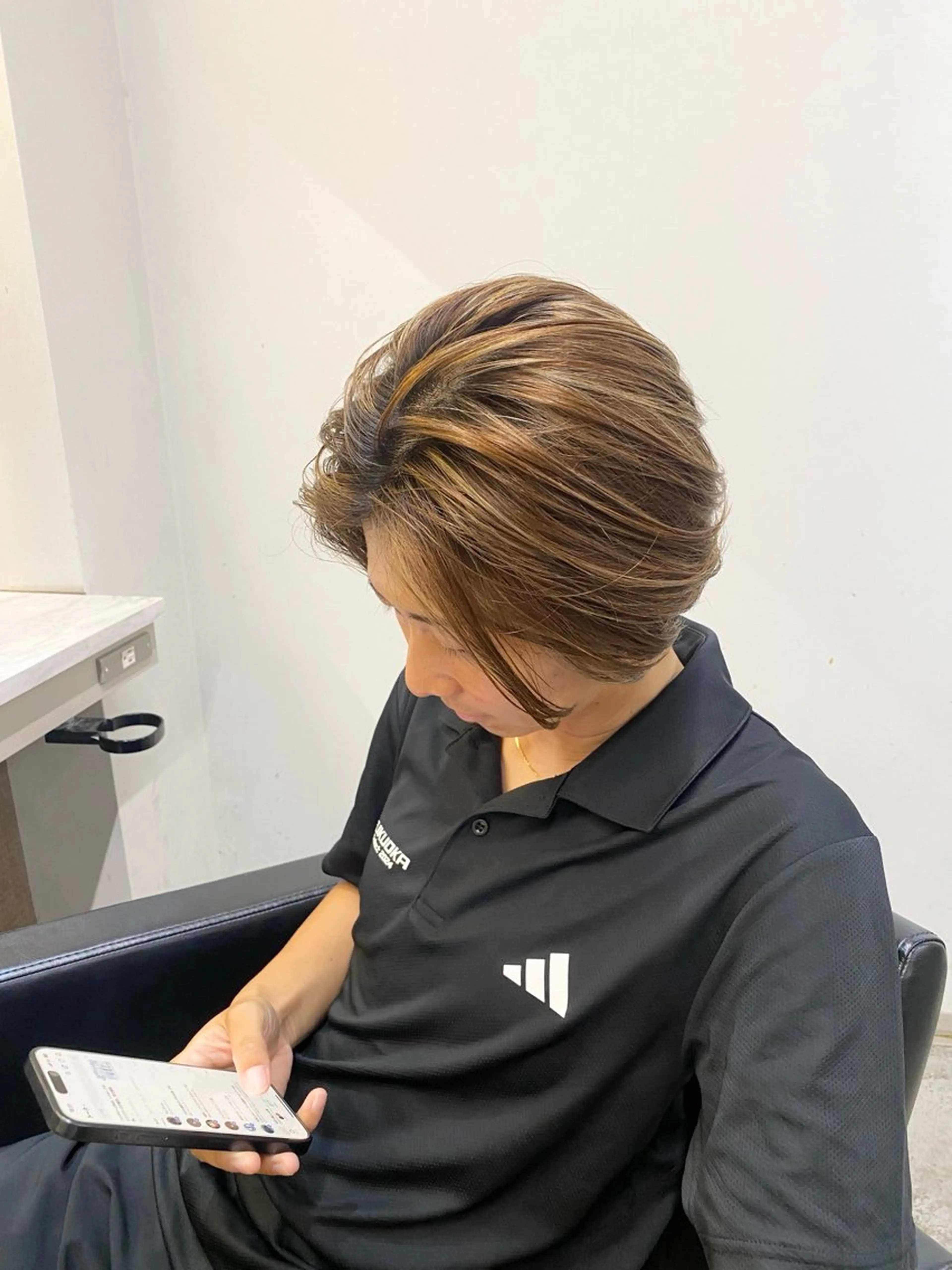 ショート ヘアカラー トリートメント 白髪ぼかしハイライト ／レイヤー中島啓太のヘアスタイル