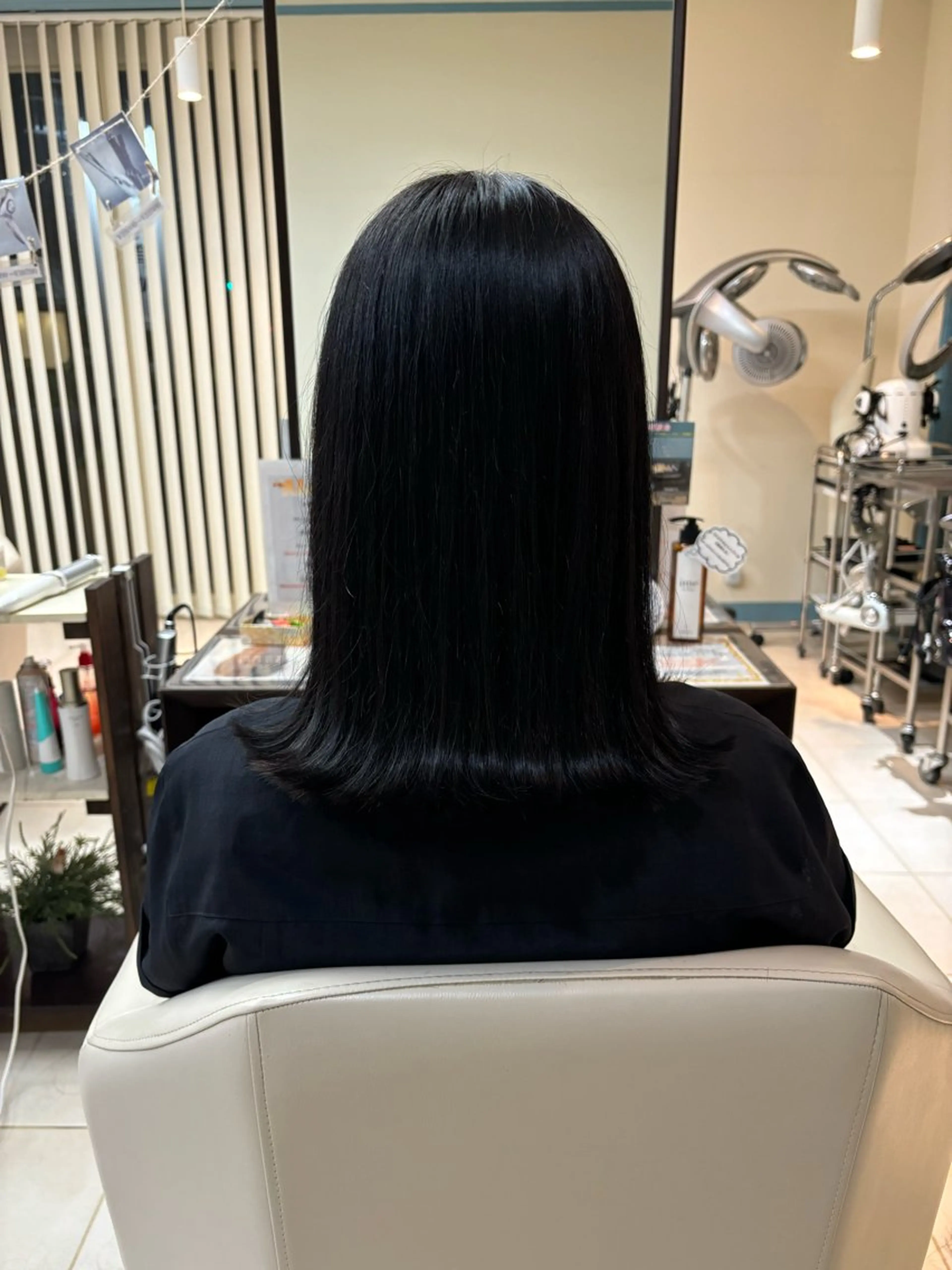 ミディアム 伊藤 杏奈のヘアスタイル