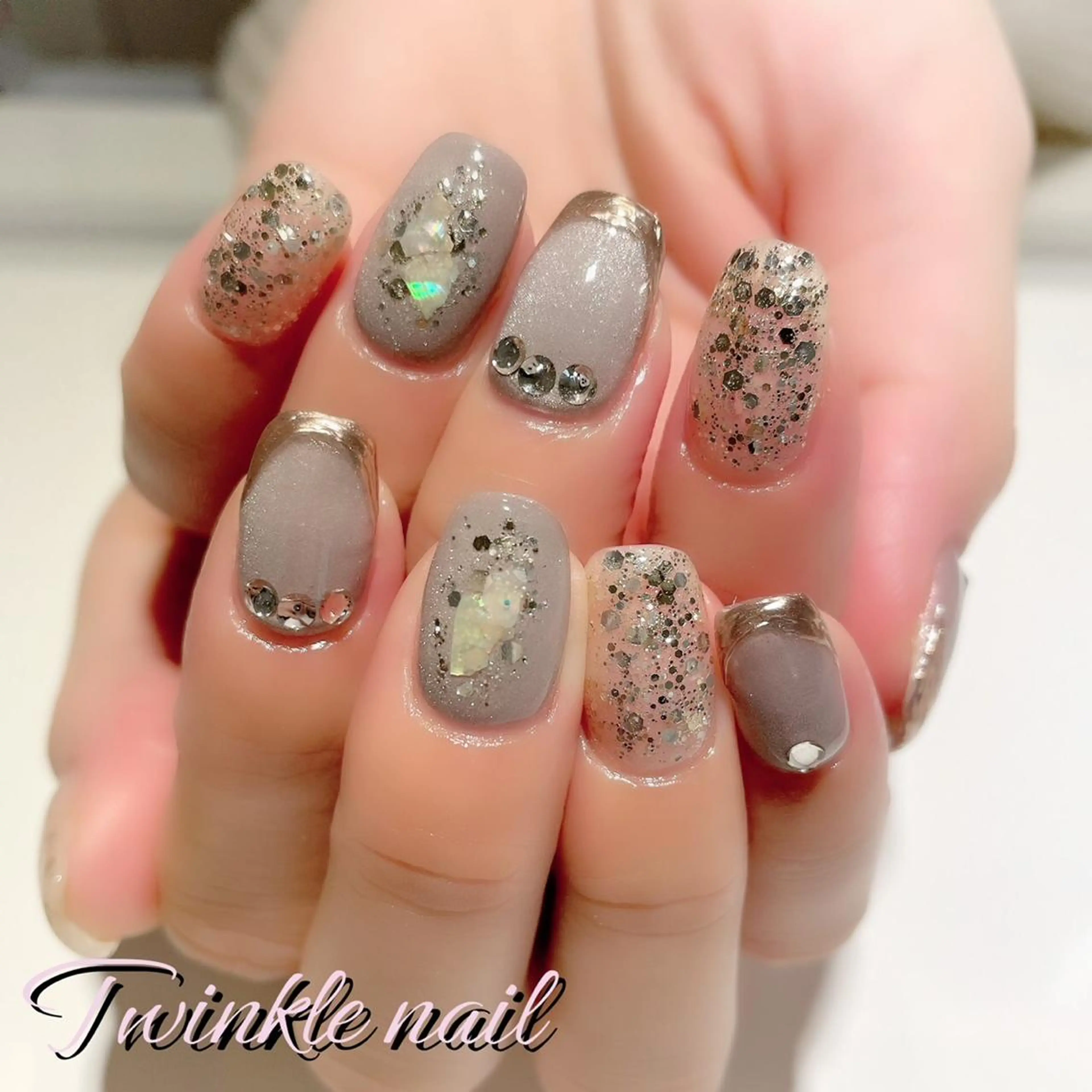 ネイル ハンドネイル ハンドケア 中井 綾香の眉毛・アイブロウイメージ