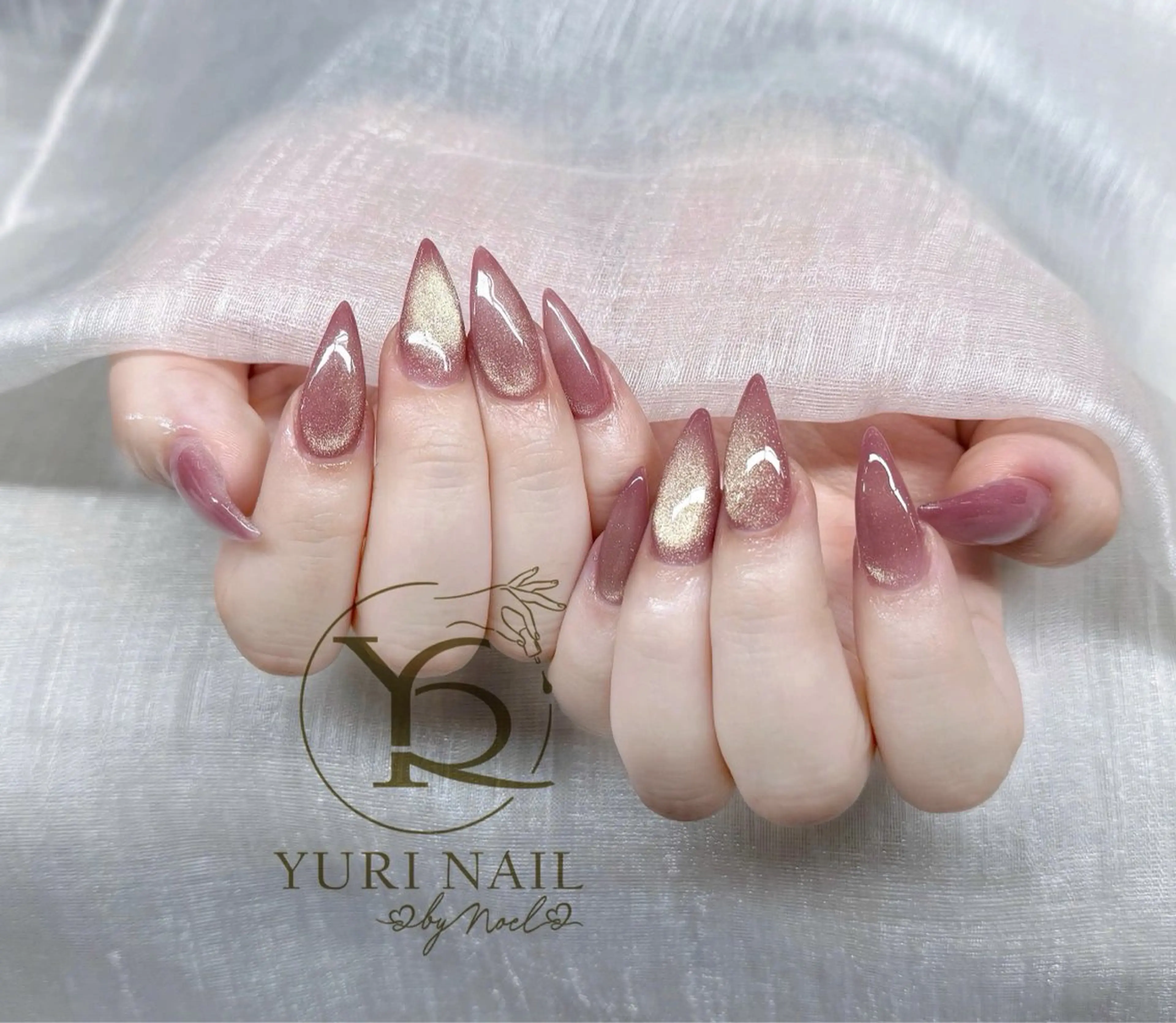 ネイル オーロラネイル ブルー チークネイル フレンチネイル グラデーション ハンドネイル フットネイル ハンドケア YURI Nail Salon Funabashi所属・YURI Nail Funabashiのネイルデザイン