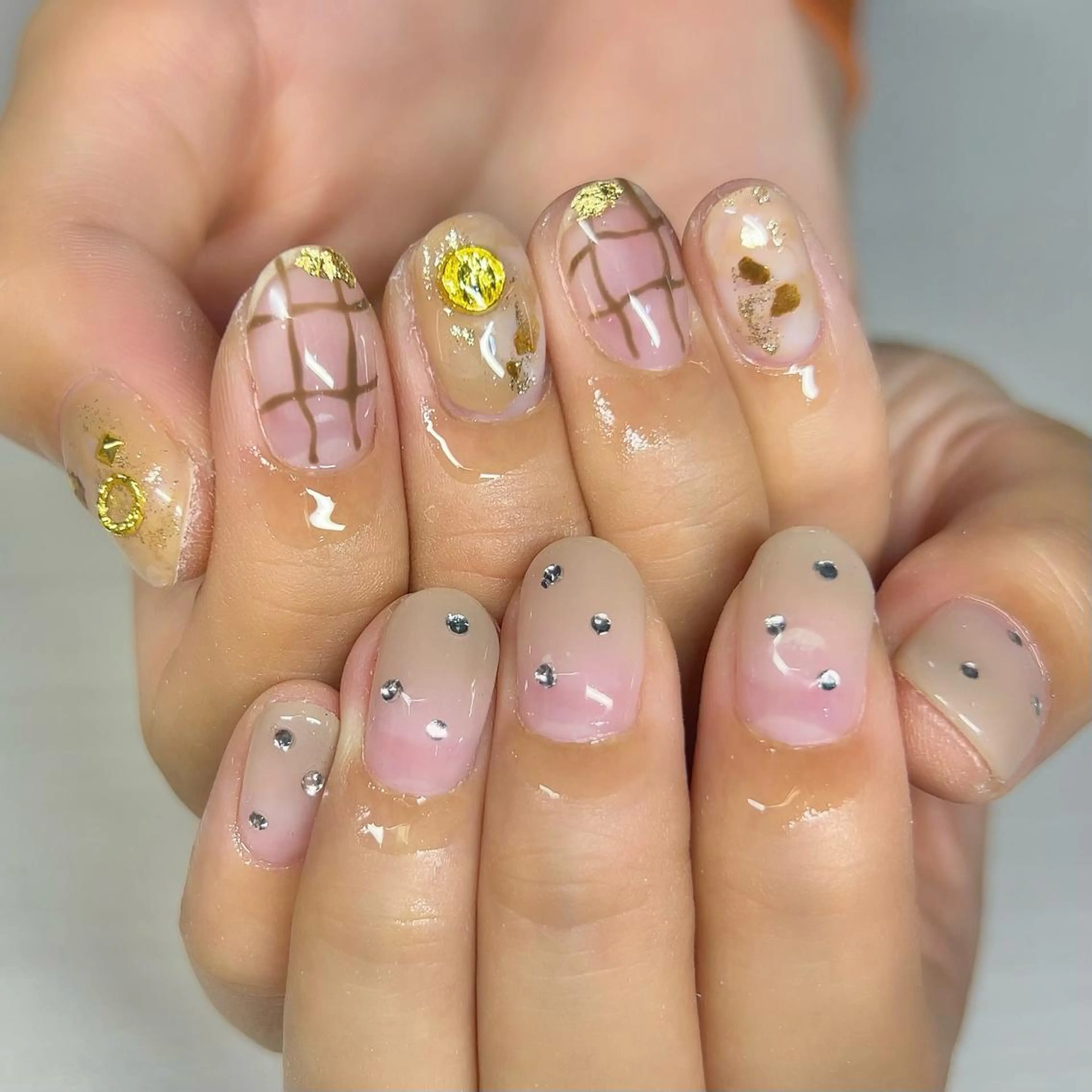 ネイル ニュアンスネイル ハンドネイル 【Yappy🌈】 💖P-tanaのネイルデザイン