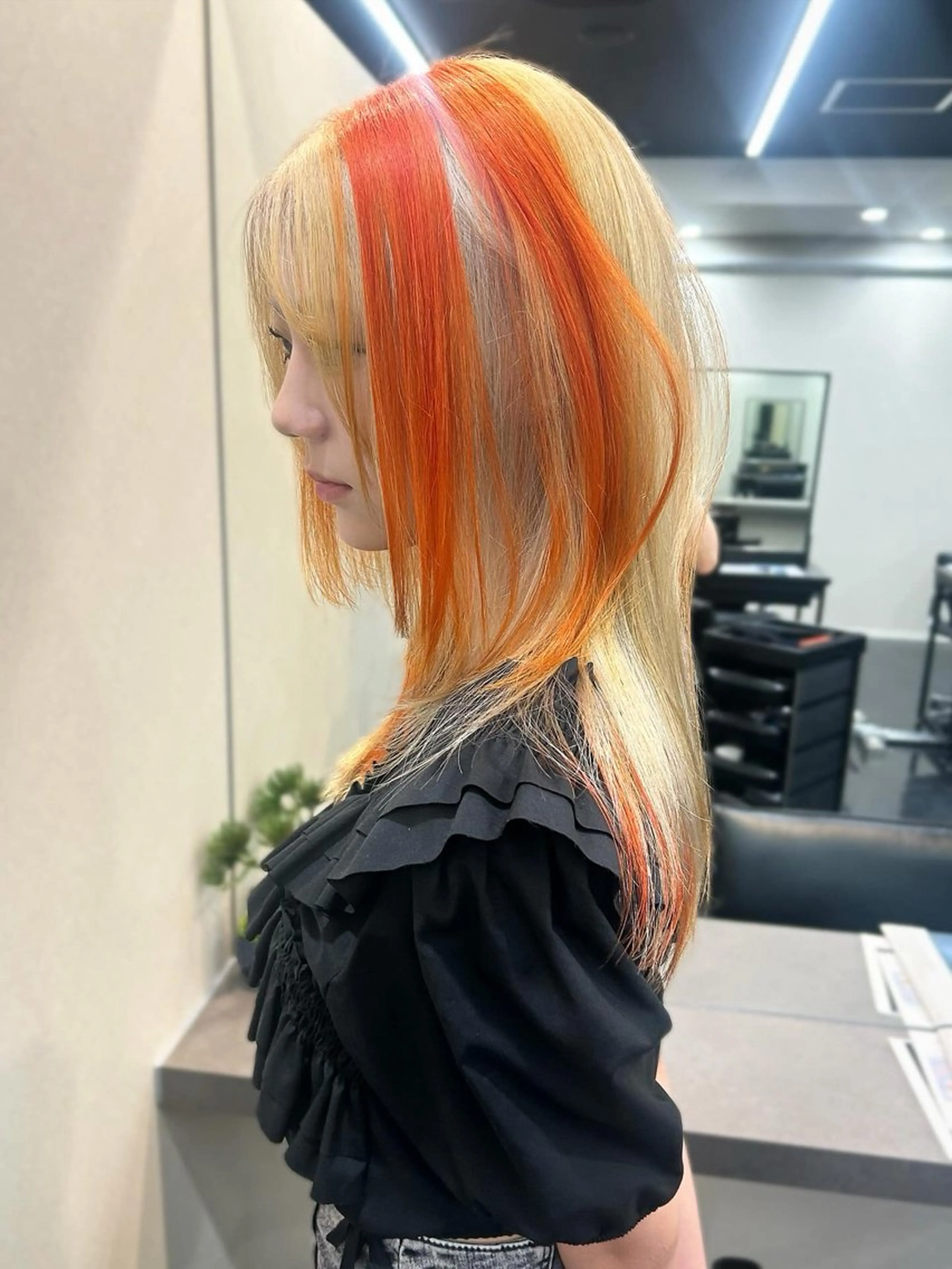 ロング カラー ブロンド オレンジ ヘアカラー null 《 栞 》のヘアスタイル