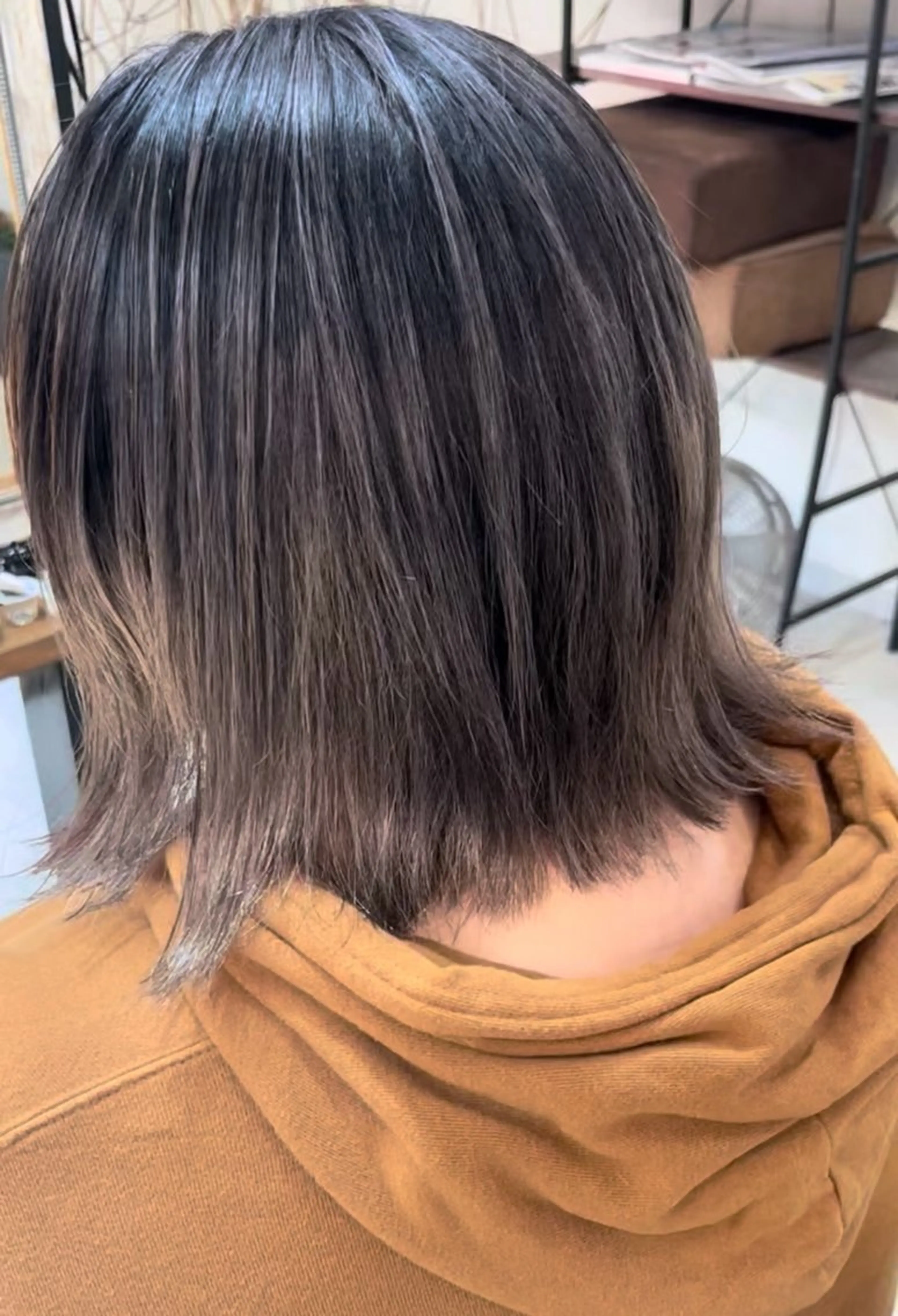 ミディアム カラー カット ヘアカラー レイヤーカット& ハイトーン特化谷村のヘアスタイル