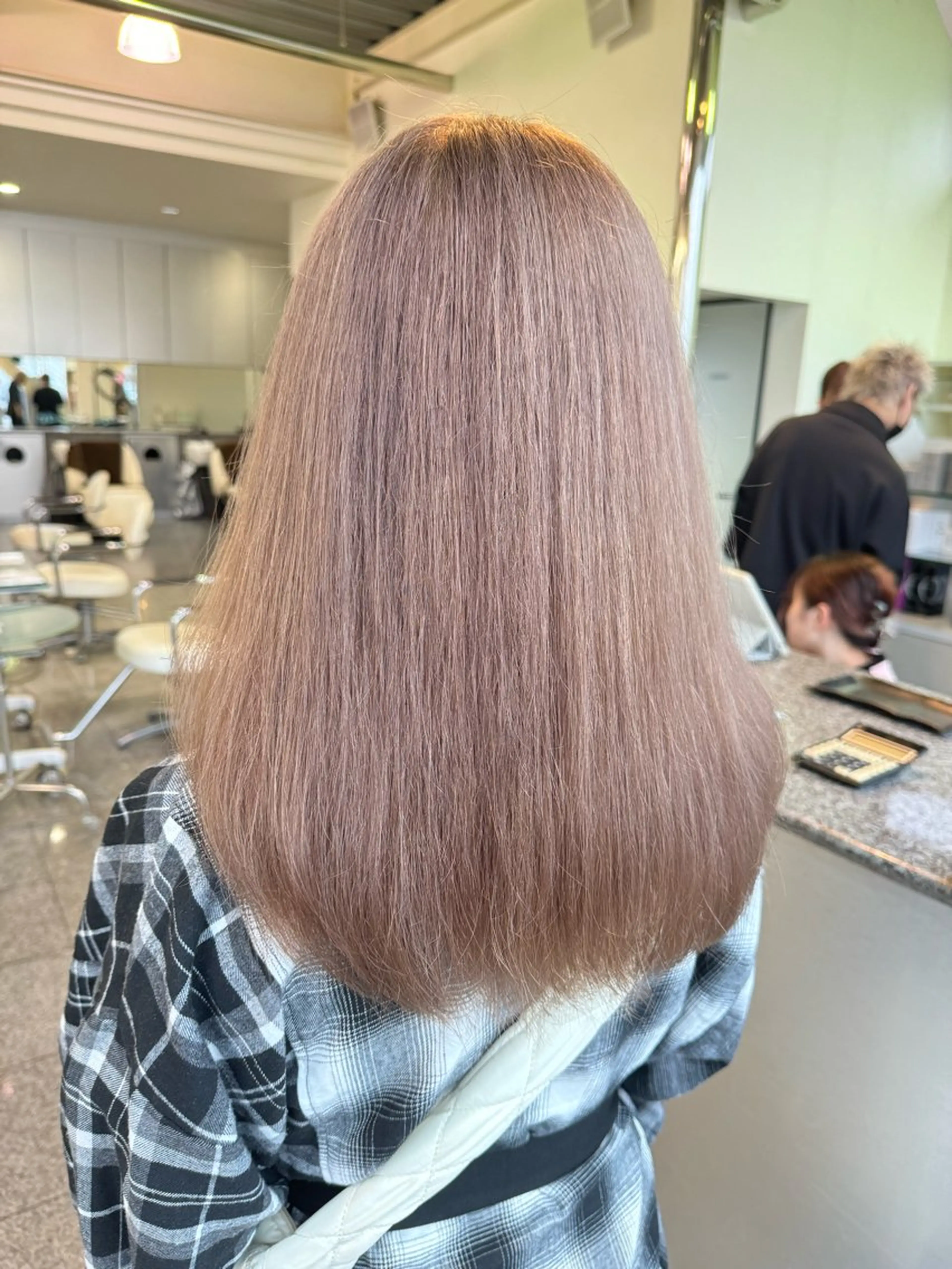 ロング カラー ベージュカラー ブリーチ ミルクティーベージュ カット ヘアカラー トリートメント 🫧ヒシダアキ /taboo🫧のヘアスタイル