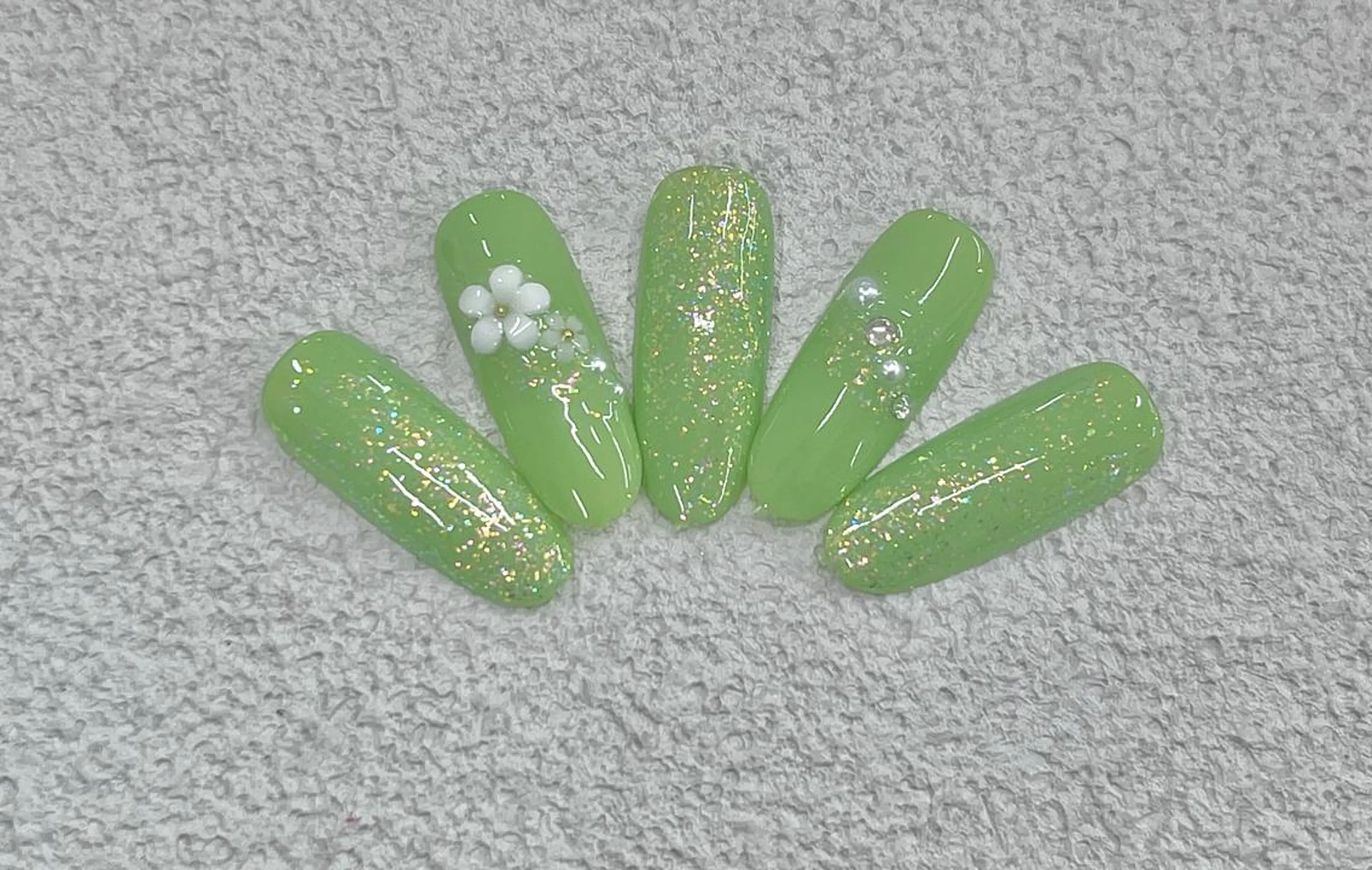 ネイル 長さ出し ジェルネイル 韓国ネイル ラメ(グリッター) ラメグラデーション ダイ ゲンゲンのネイルデザイン