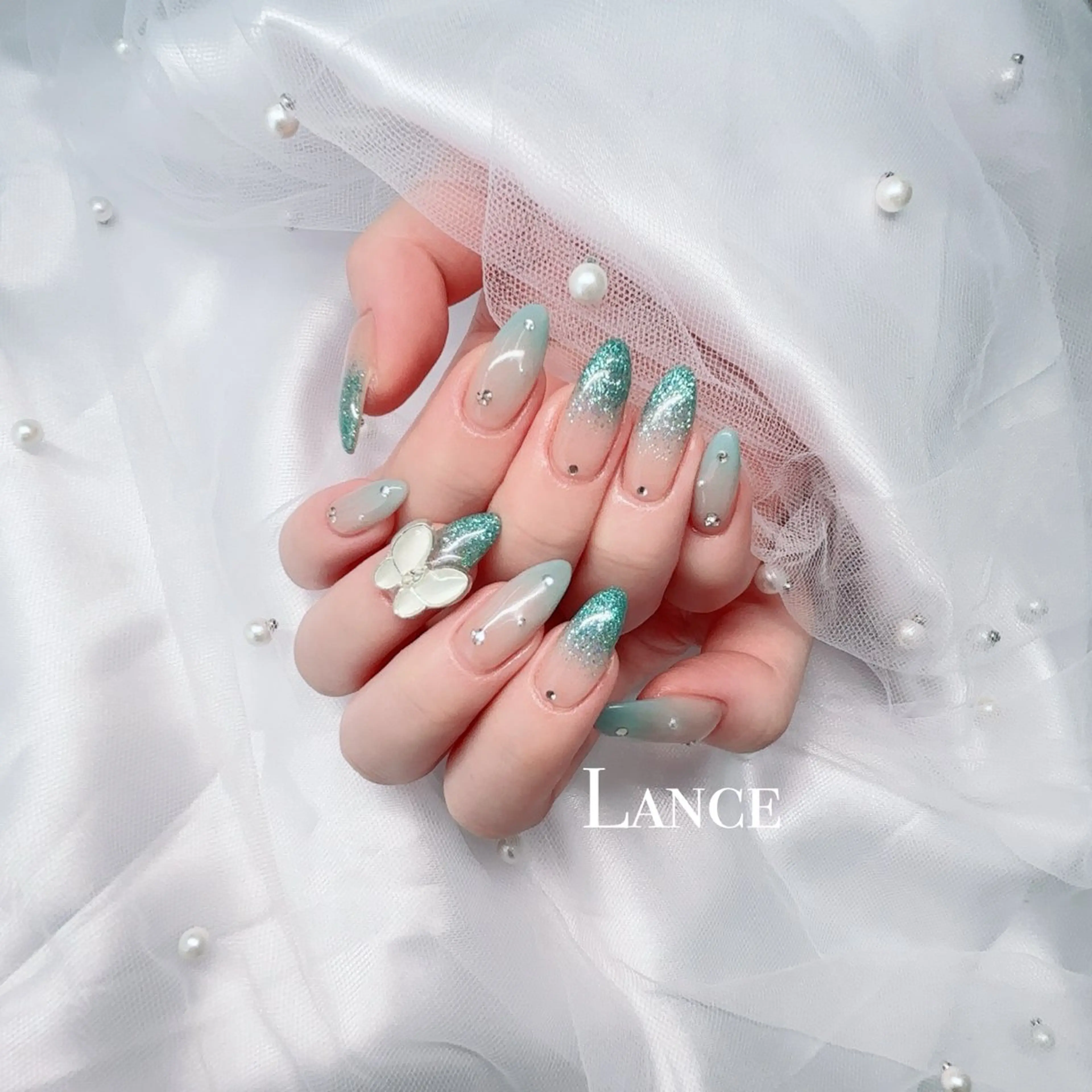 ネイル オーロラネイル フットネイル 氷ネイル・うるうるネイル キラキラネイル 韓国ネイル Lance nailのネイルデザイン