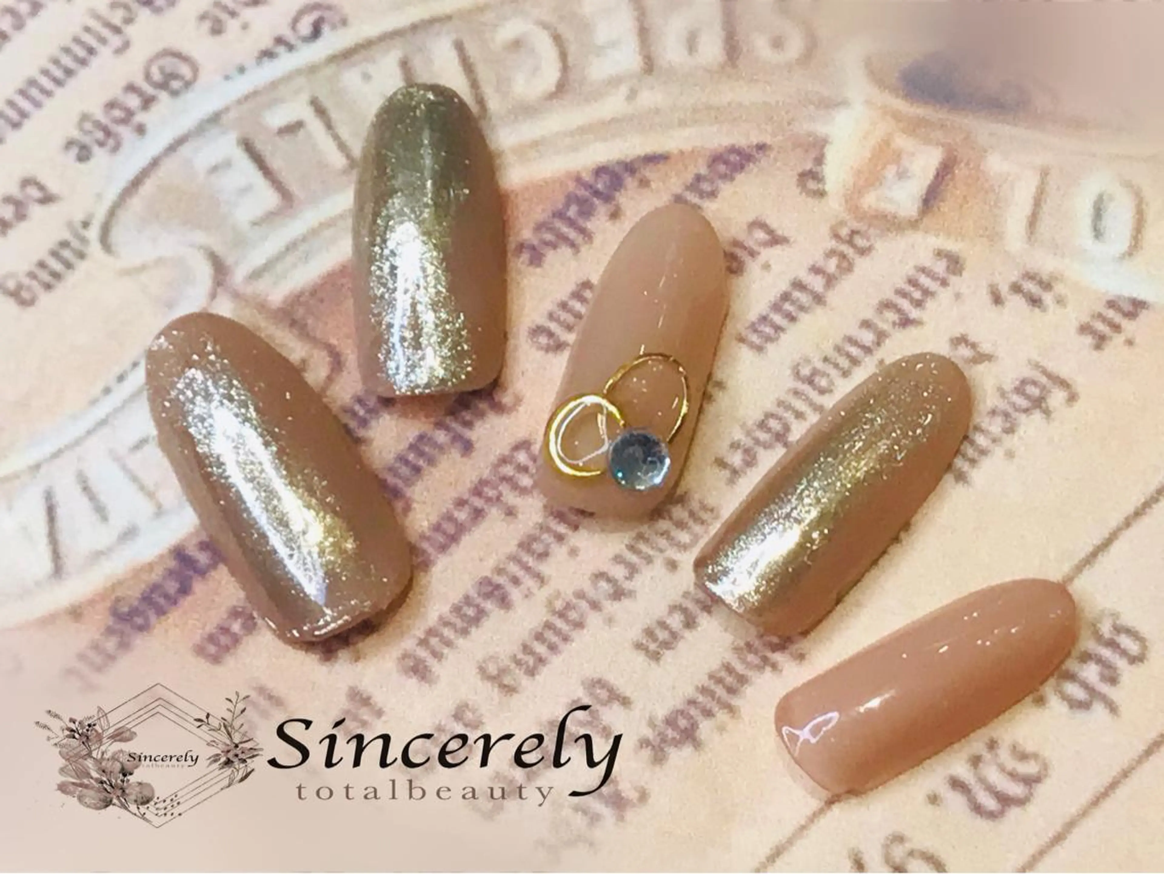 ネイル アートネイル ハロウィン ミラーネイル SINCERELY シンシアリー🌈のネイルデザイン