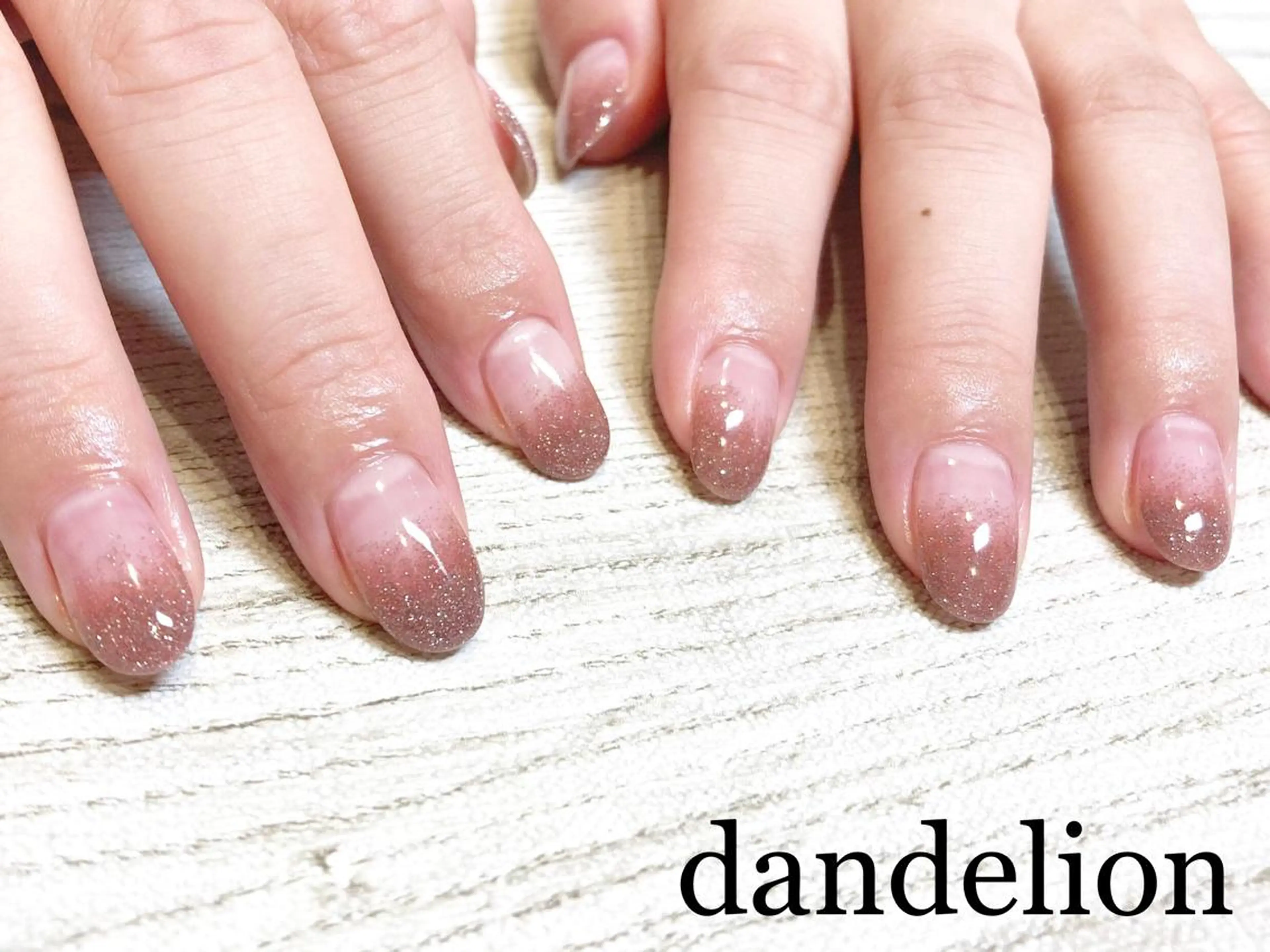 ネイル ハンドネイル ハンドケア dandelion ダンデライオンのネイルデザイン