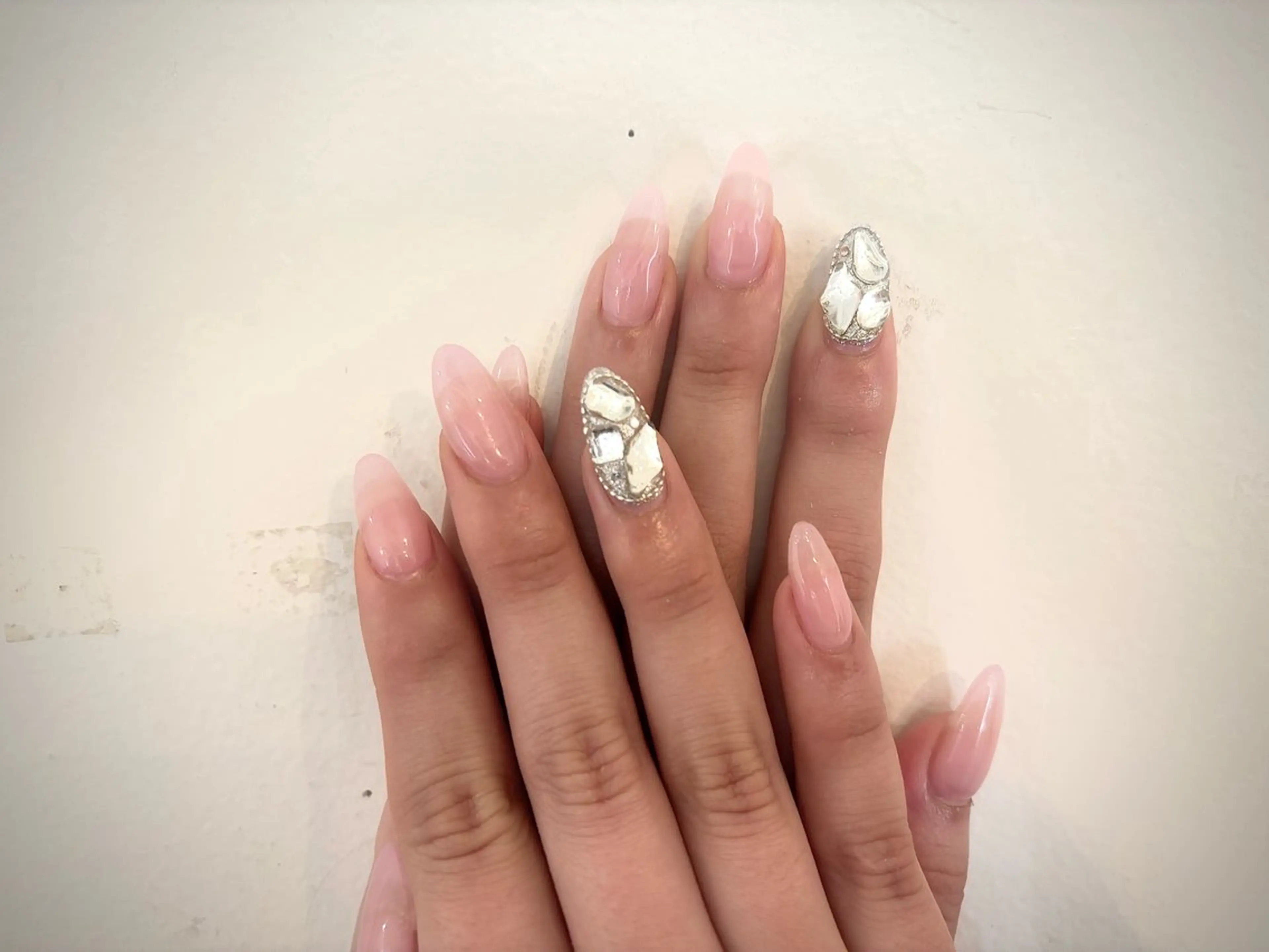 ネイル EmaNail＋KIHAKUYA 肥後橋店所属・Emanail肥後橋 Hanaのネイルデザイン