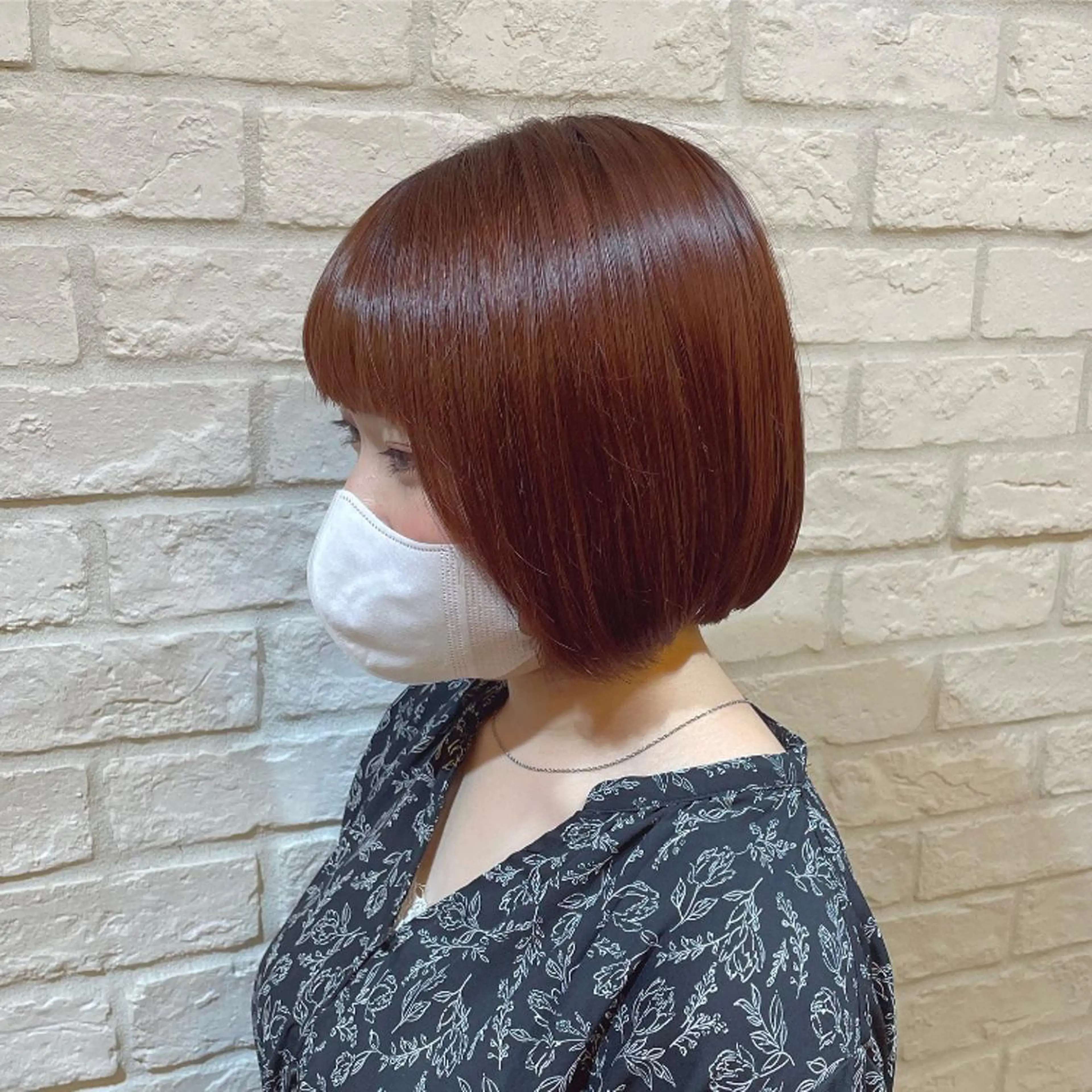 ショート カラー ブリーチ カシス ピンクカラー パープルカラー charer eye salon所属・マブチ キサラのマツエク・マツパデザイン