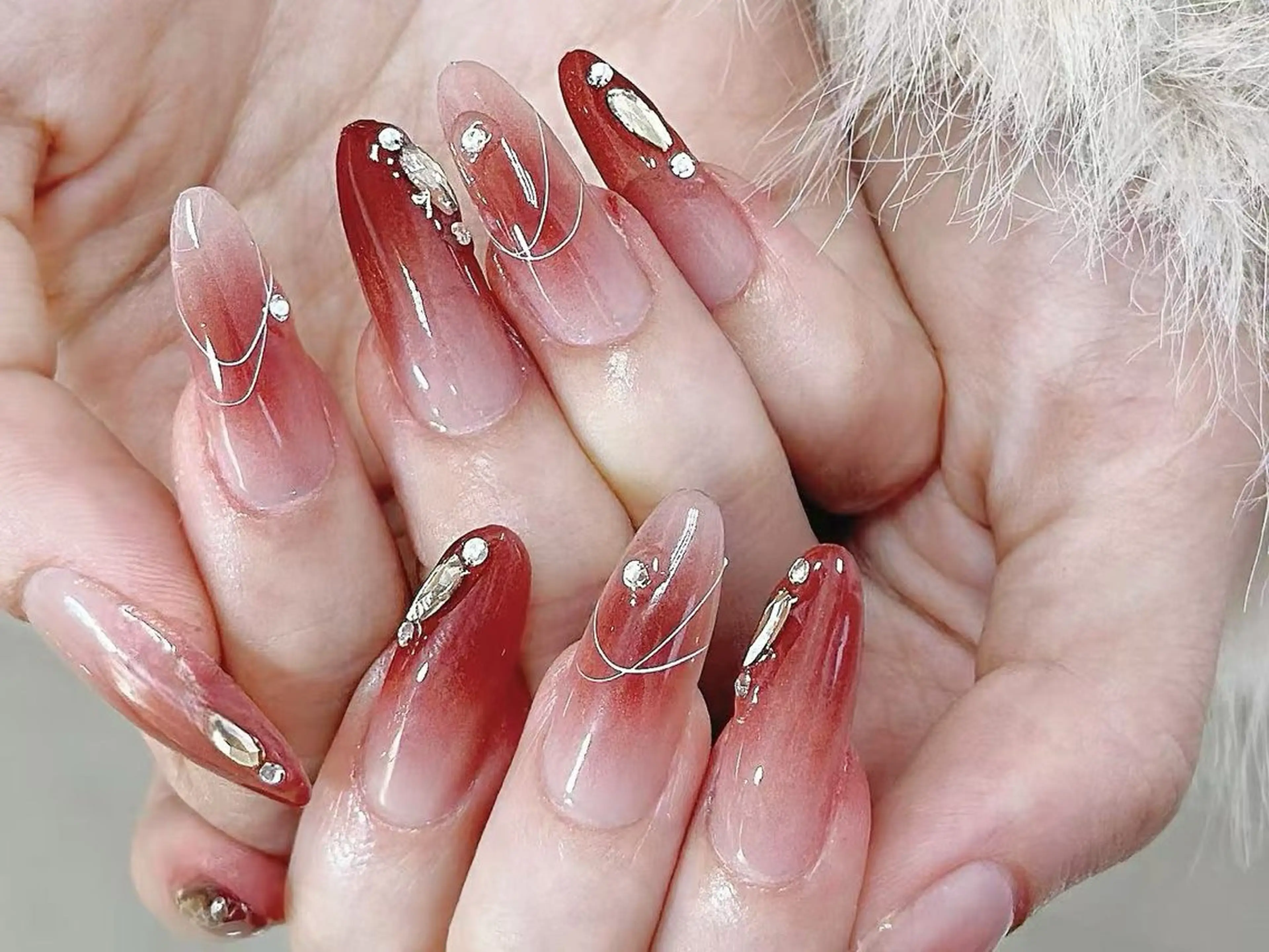 ネイル アートネイル 韓国ネイル 赤色 ワンホンネイル ハンドネイル ハンドケア DarkHoney 池袋店のネイルデザイン