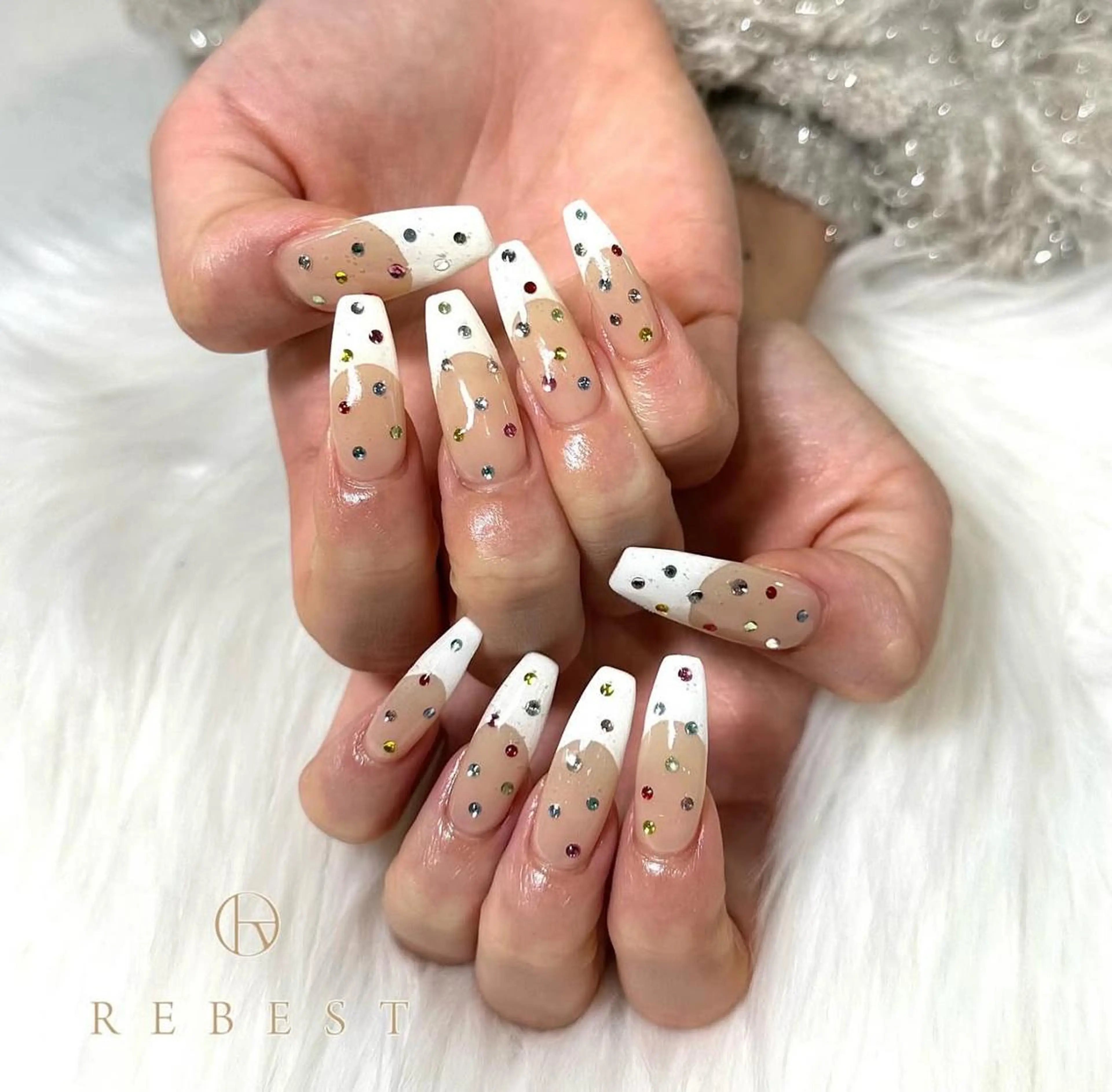 ネイル ❤️💛REBEST 付け放題Nailのネイルデザイン