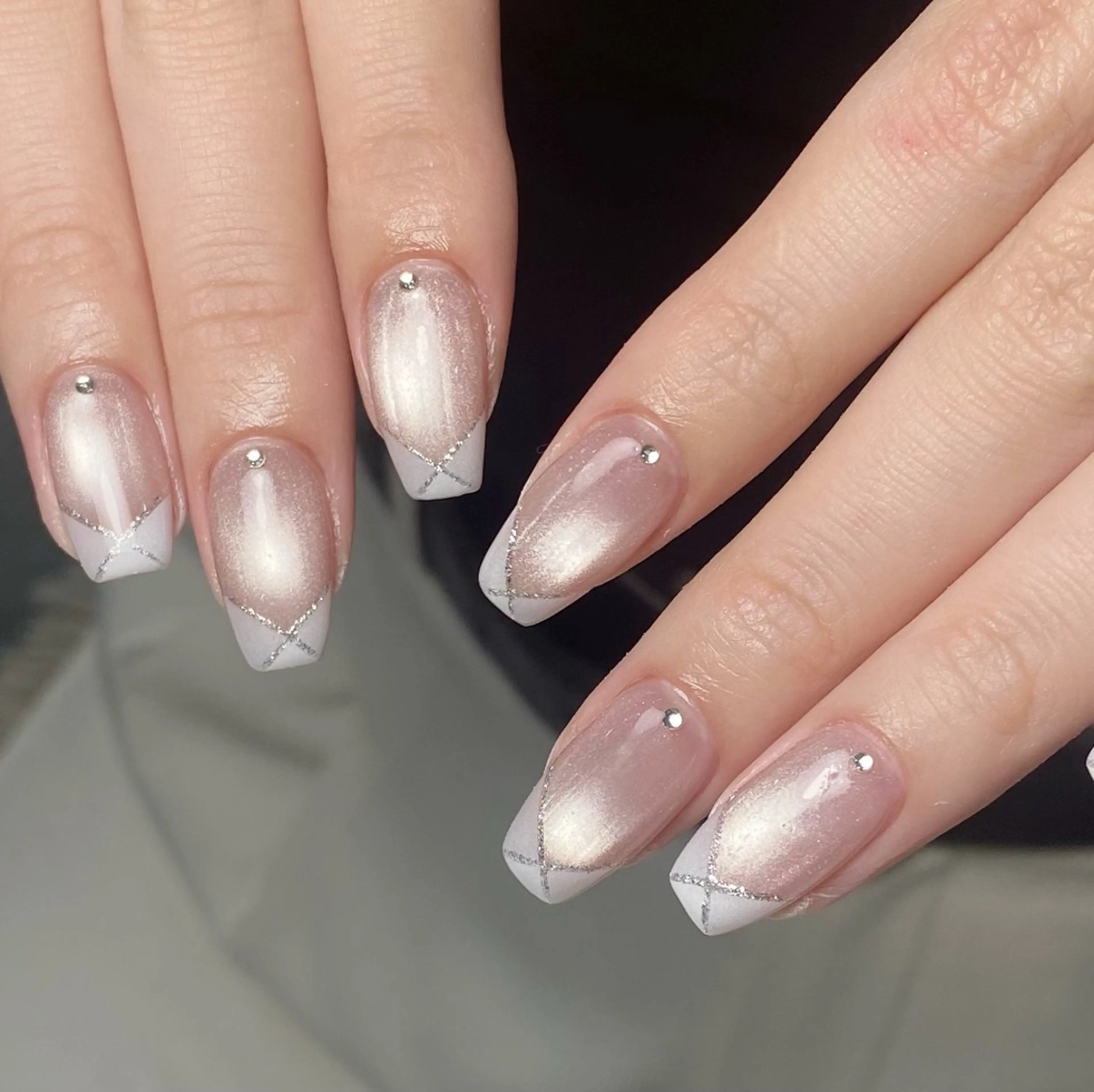 ネイル チークネイル フレンチネイル ジェルネイル ガーリー キラキラネイル ハンドネイル UM Nail Salonのネイルデザイン