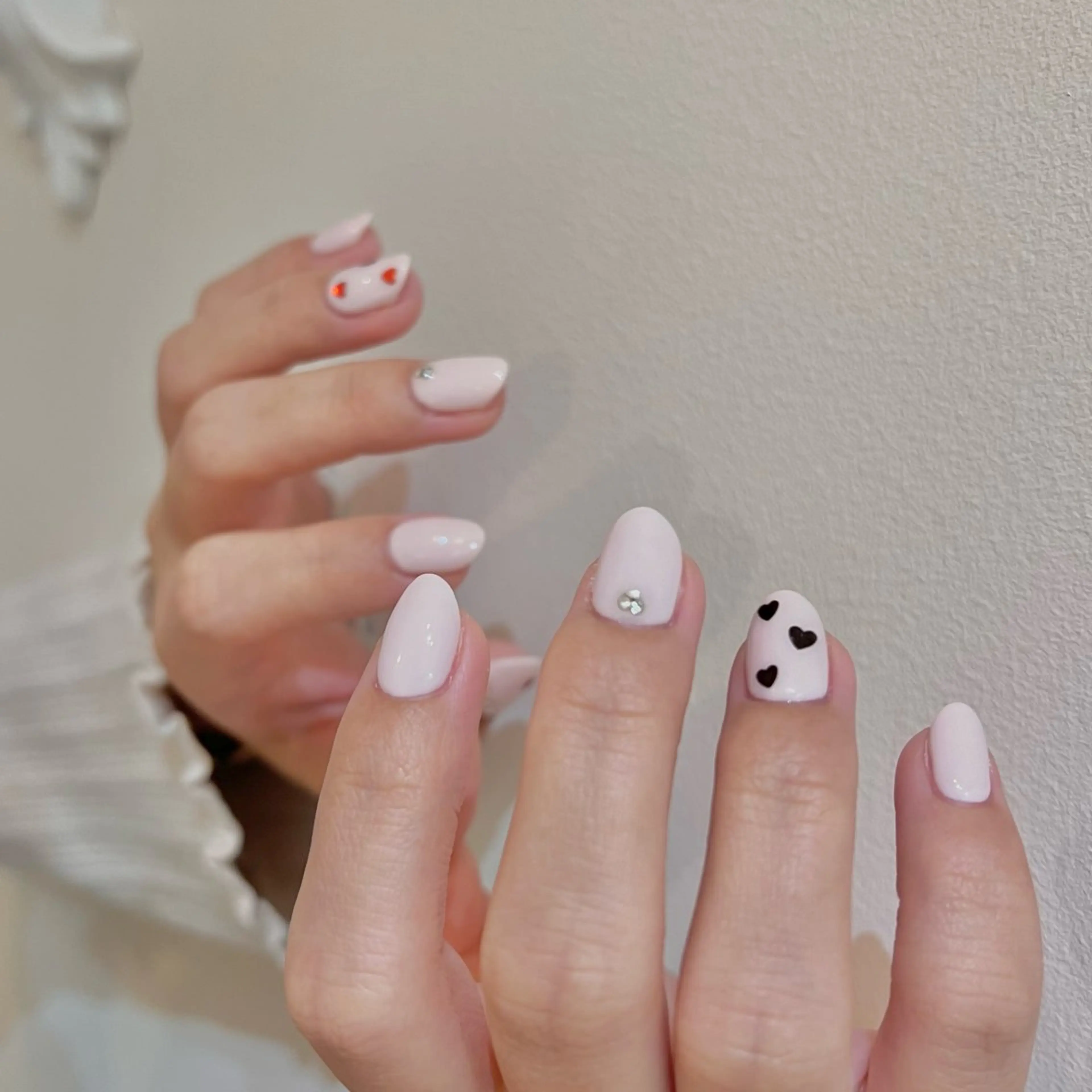 ネイル ハート ハンドネイル 🎀チーク/ちゅるん 🫧chisa🎀のネイルデザイン