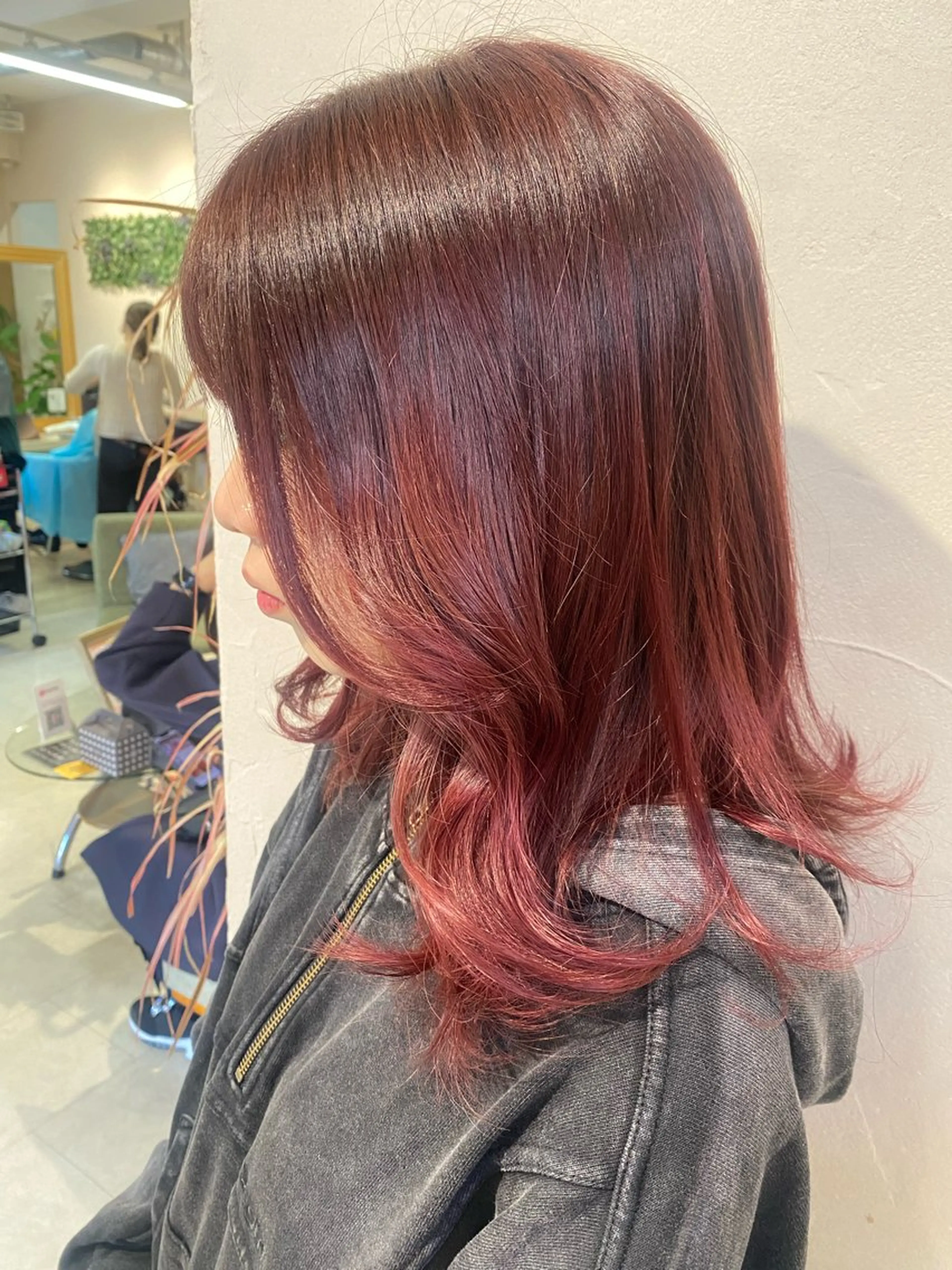 カラー 綾香 /透明感カラーのヘアスタイル