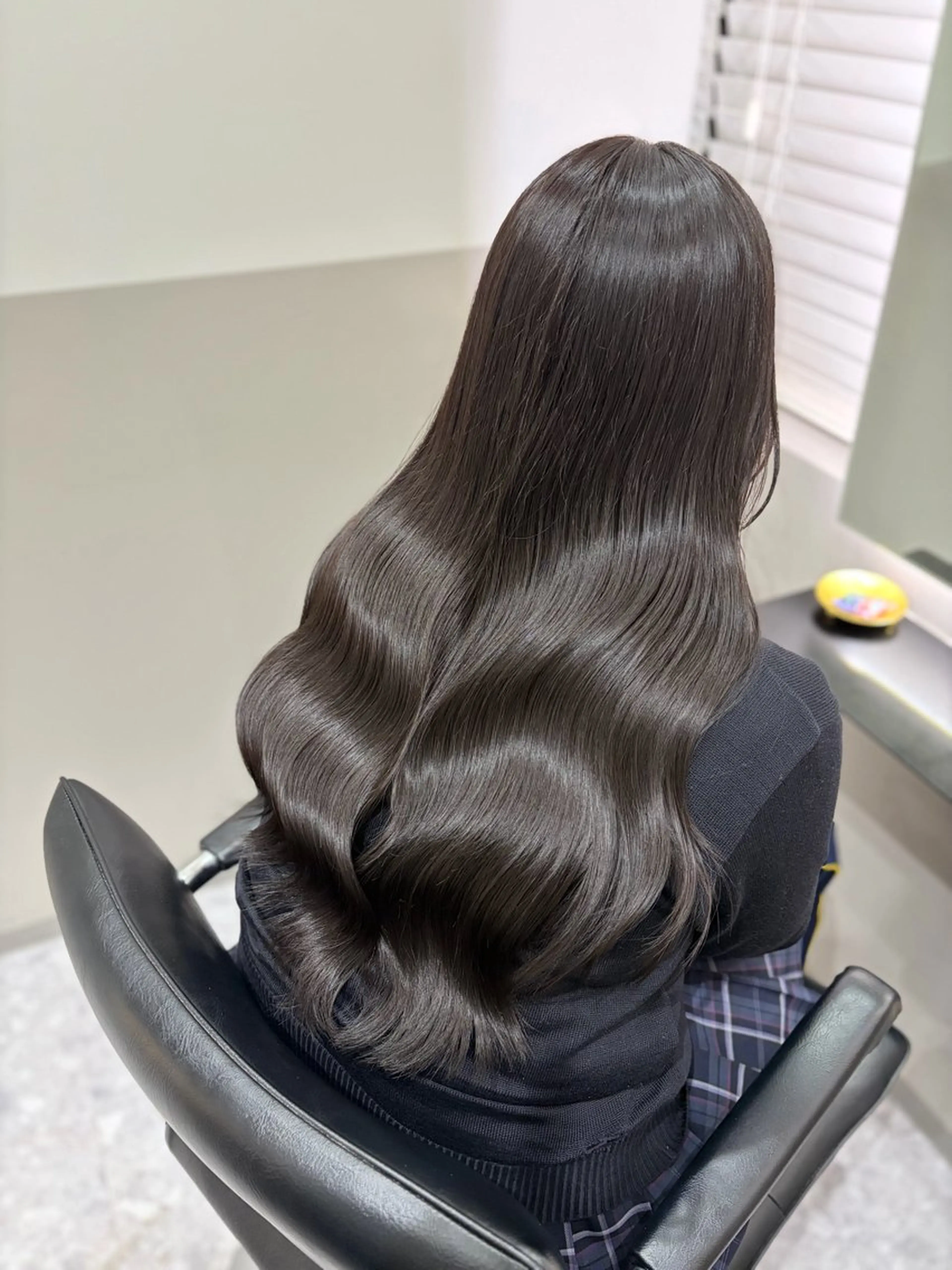 【🌸春の季節限定クーポン🌸】小顔カット＋髪質改善inケアカラー＋3STEP超音波トリートメント！の写真