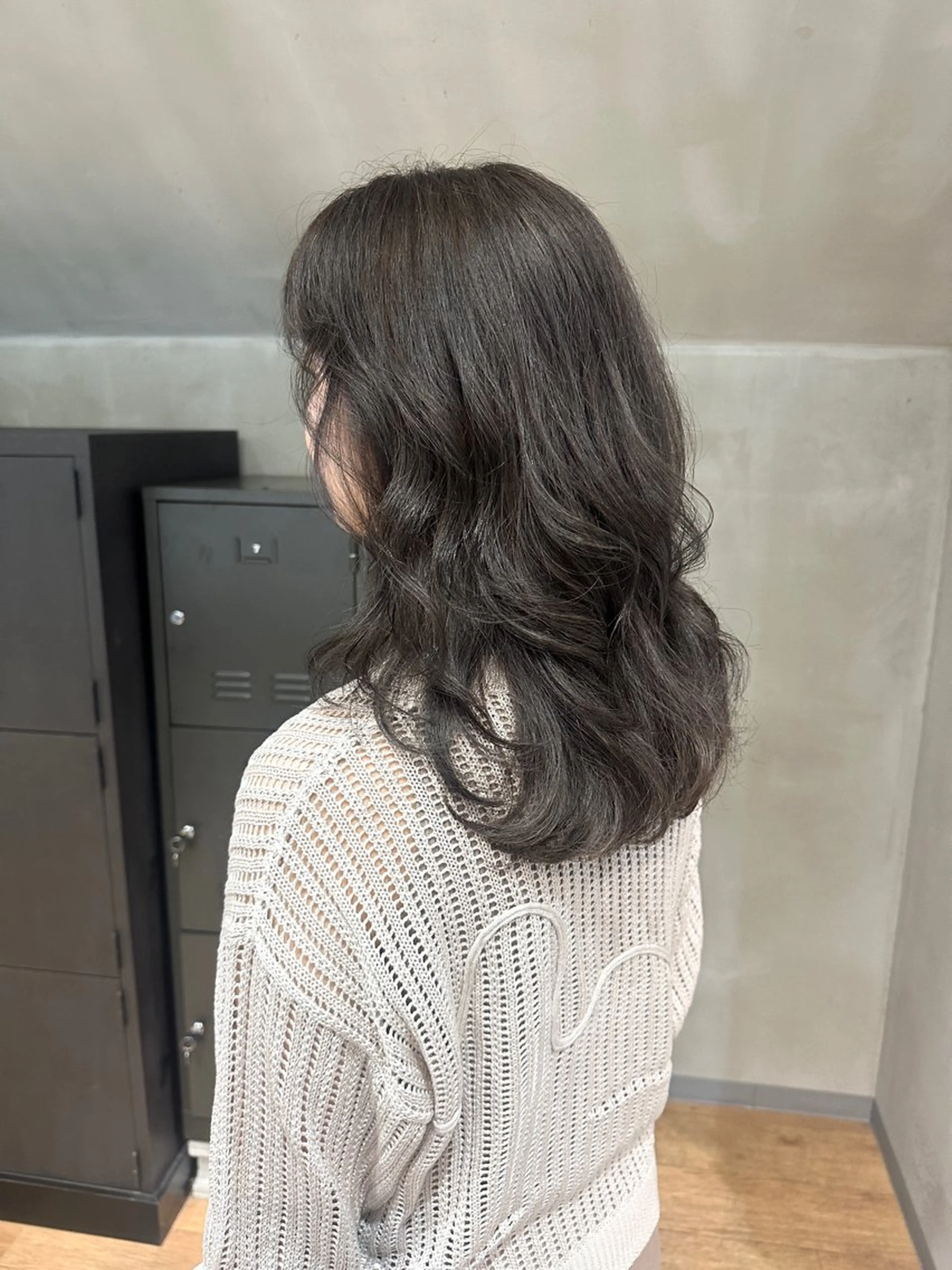 ミディアム カラー グレージュ aina🐱 カラー/ストレートのヘアスタイル