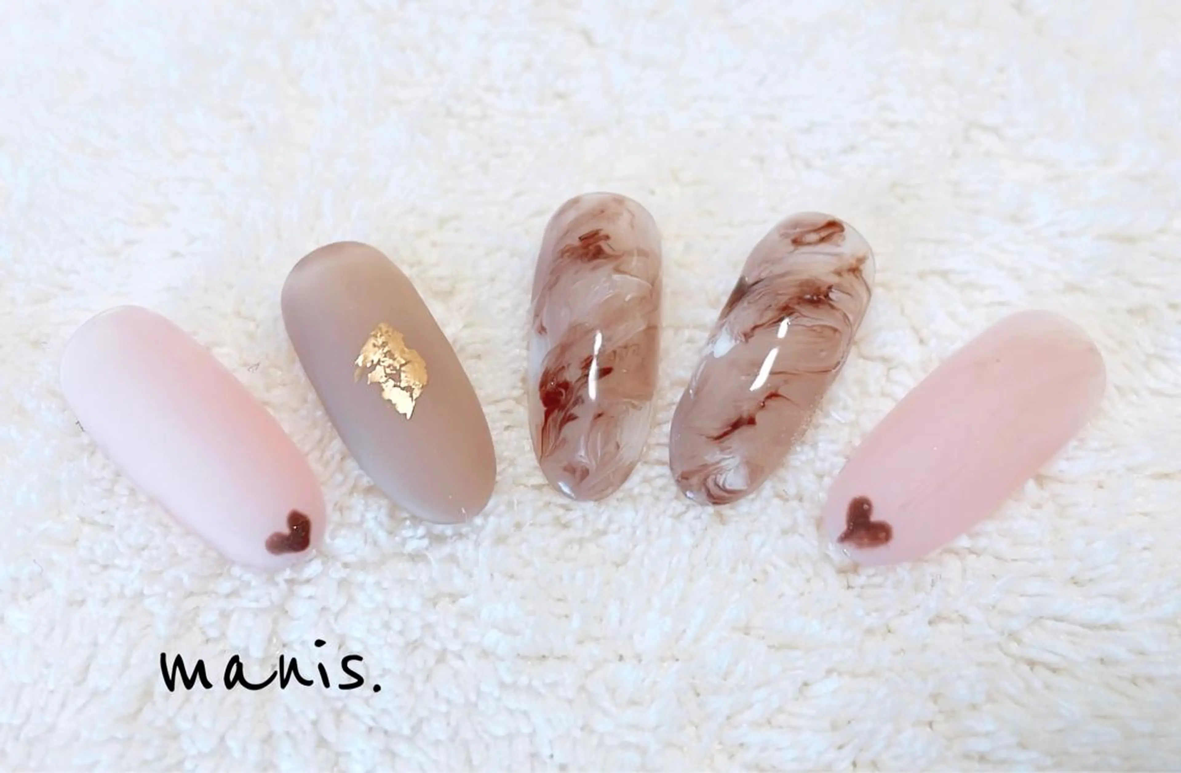 ネイル manis .のネイルデザイン