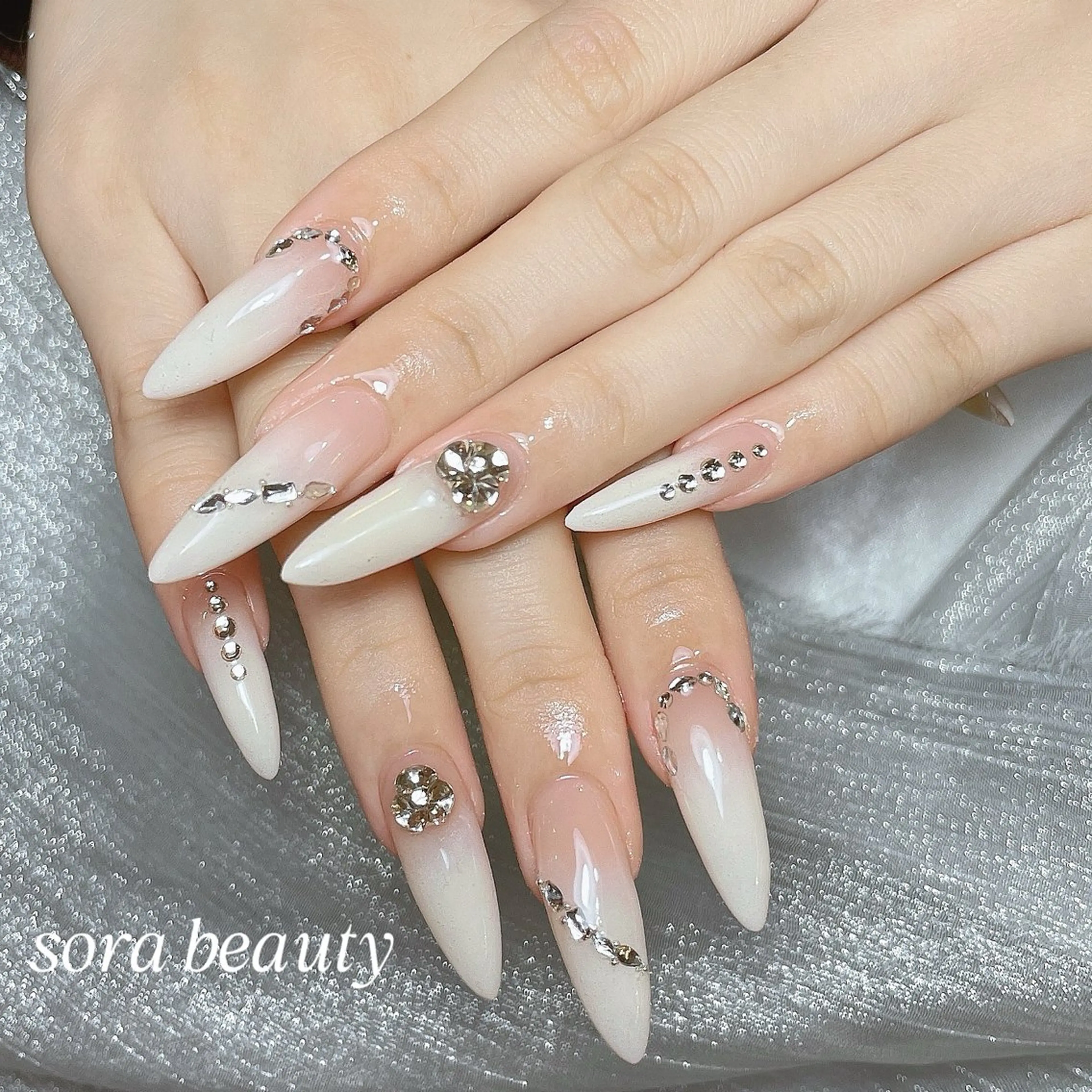 ロング Chiin Nailのネイルデザイン