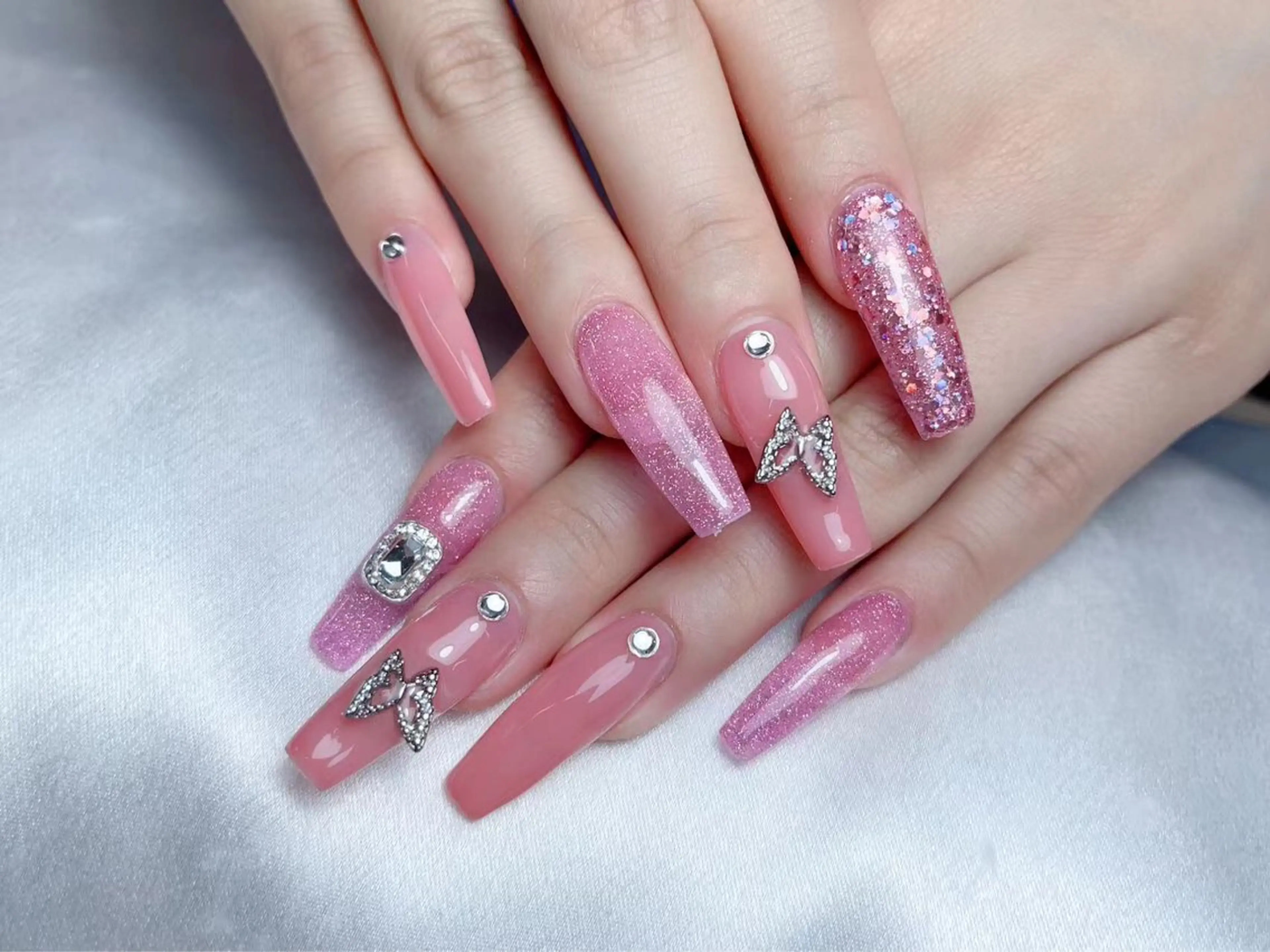 ネイル ハンドネイル LR.ONE ヨウのネイルデザイン