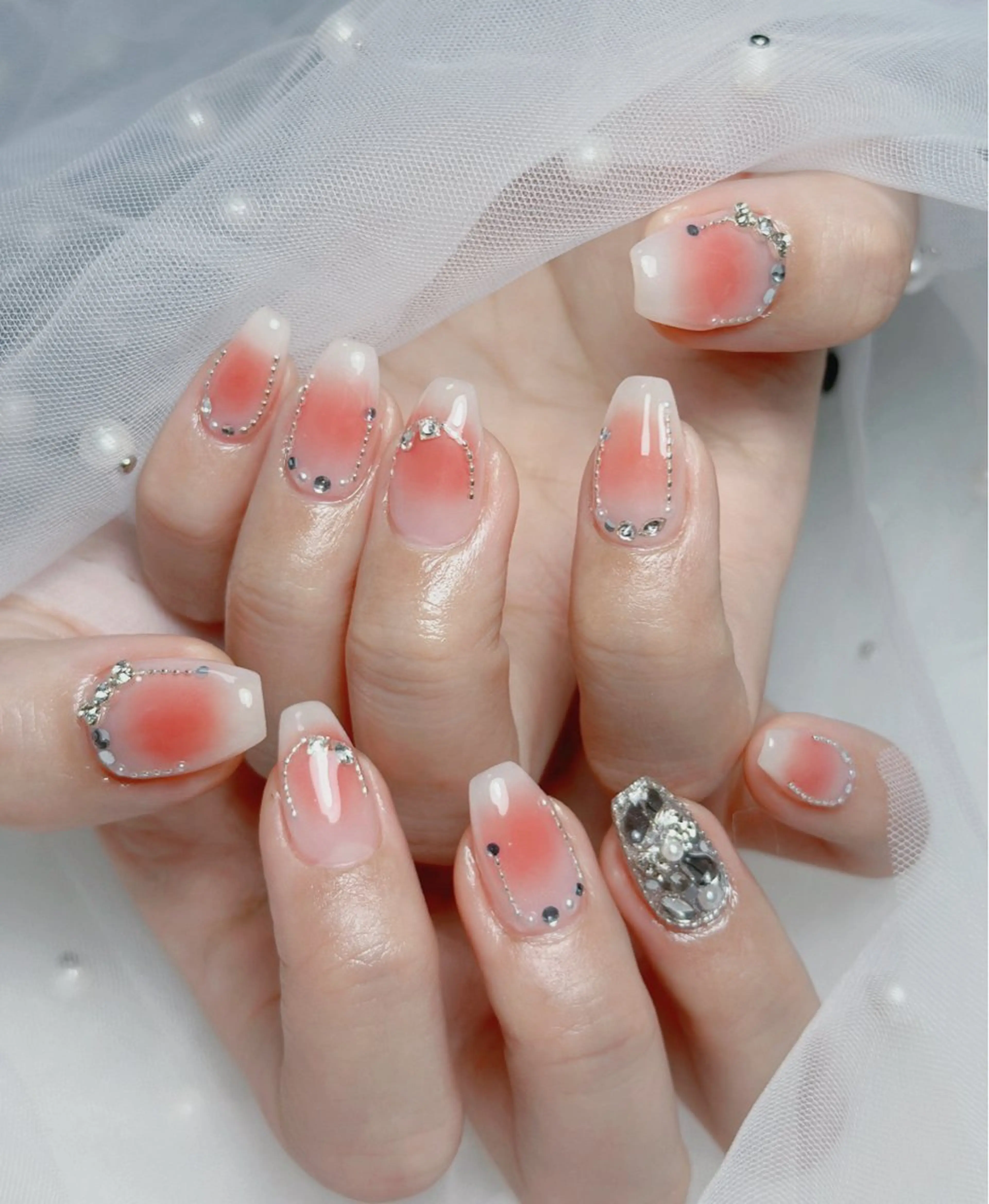 ネイル オーロラネイル 長さ出し フットネイル 韓国ネイル ラメ(グリッター) ハンドネイル 👍thumbs up nail👍のネイルデザイン