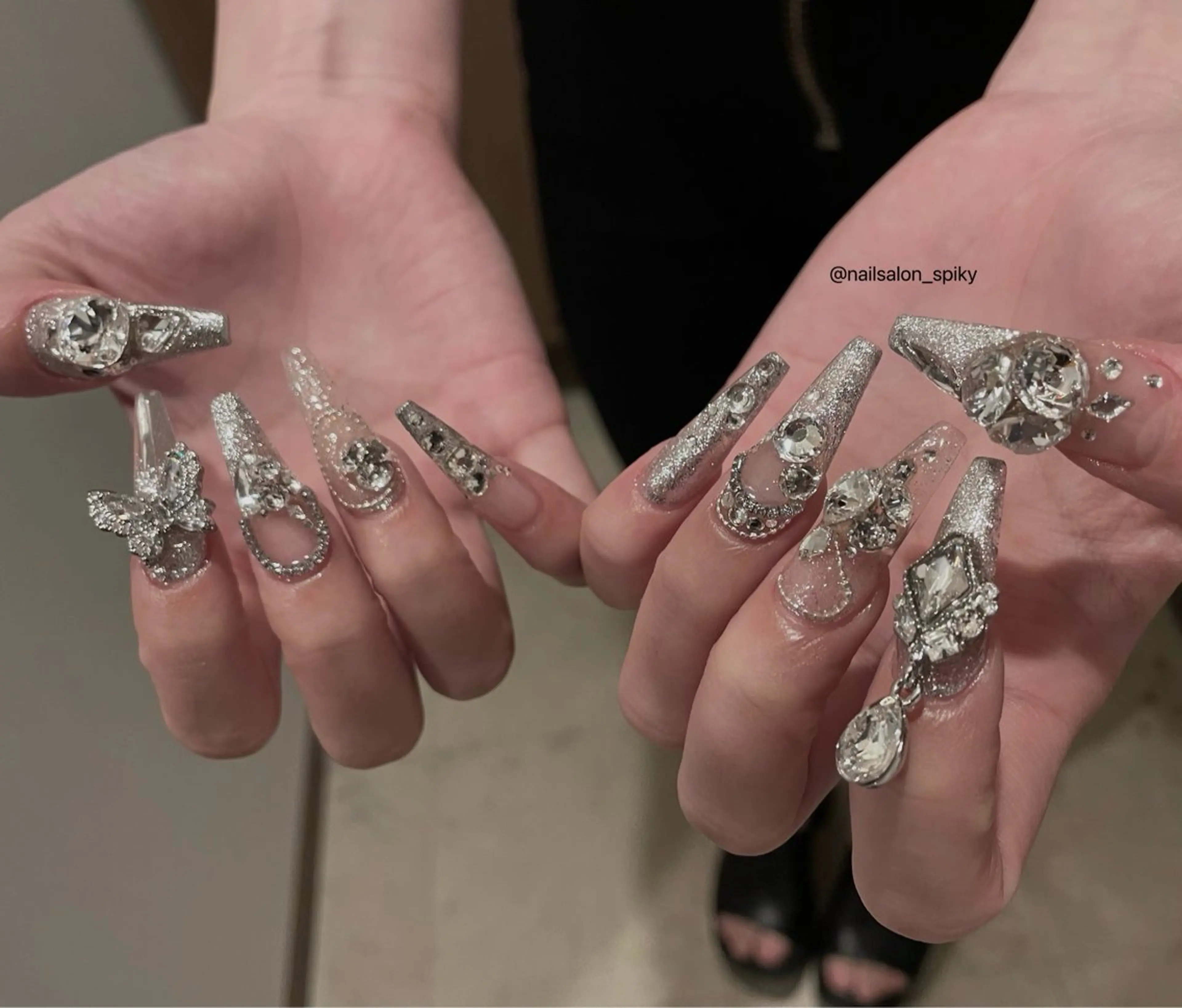 成人式の方限定長さだしネイル4hし放題コースの写真