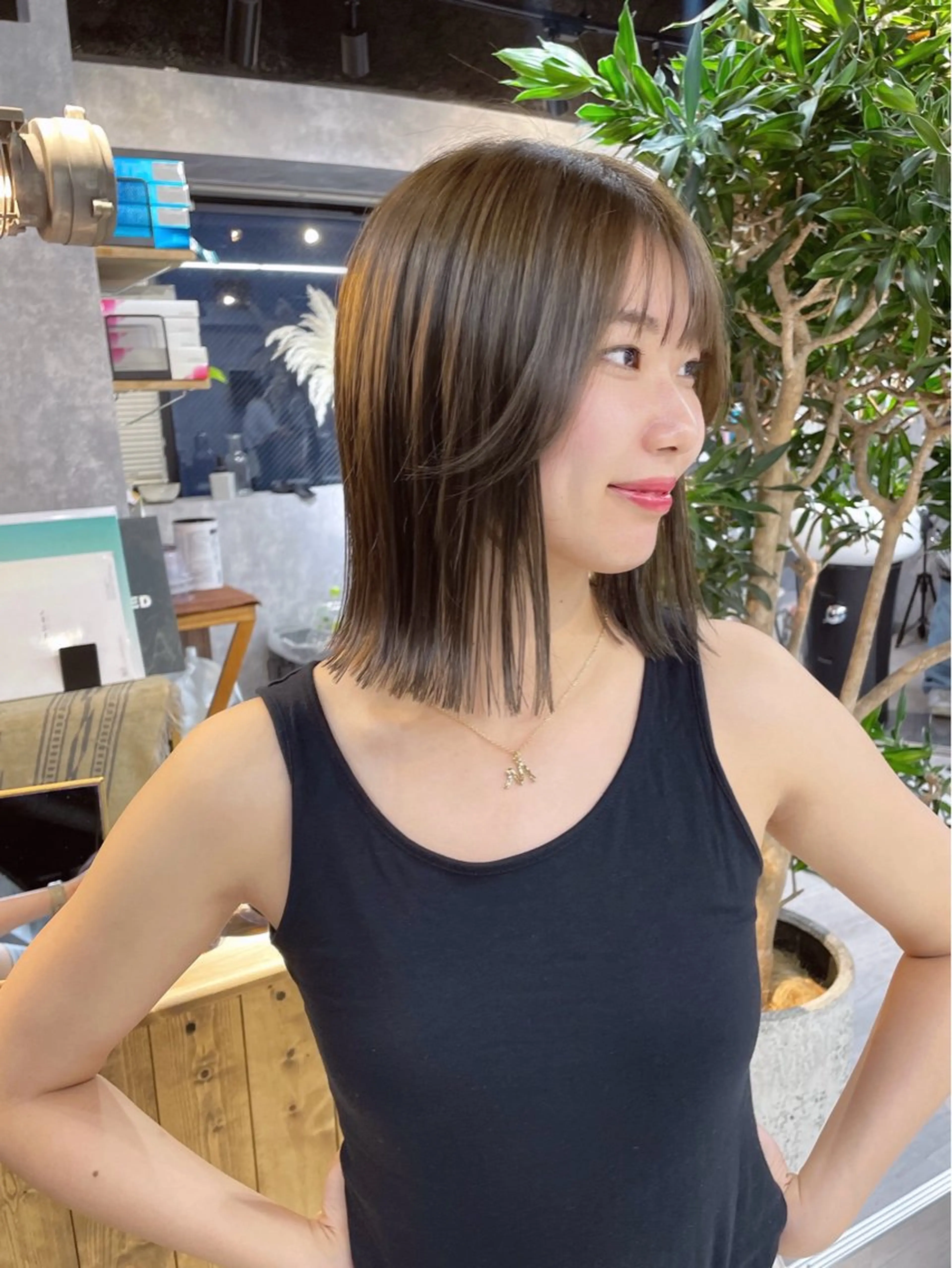 ミディアム カラー 切りっぱなしボブ ブリーチ ブリーチなしカラー ボブ カット ヘアカラー トリートメント レイヤーカット/韓国 /心斎橋/宮城ほのかのヘアスタイル