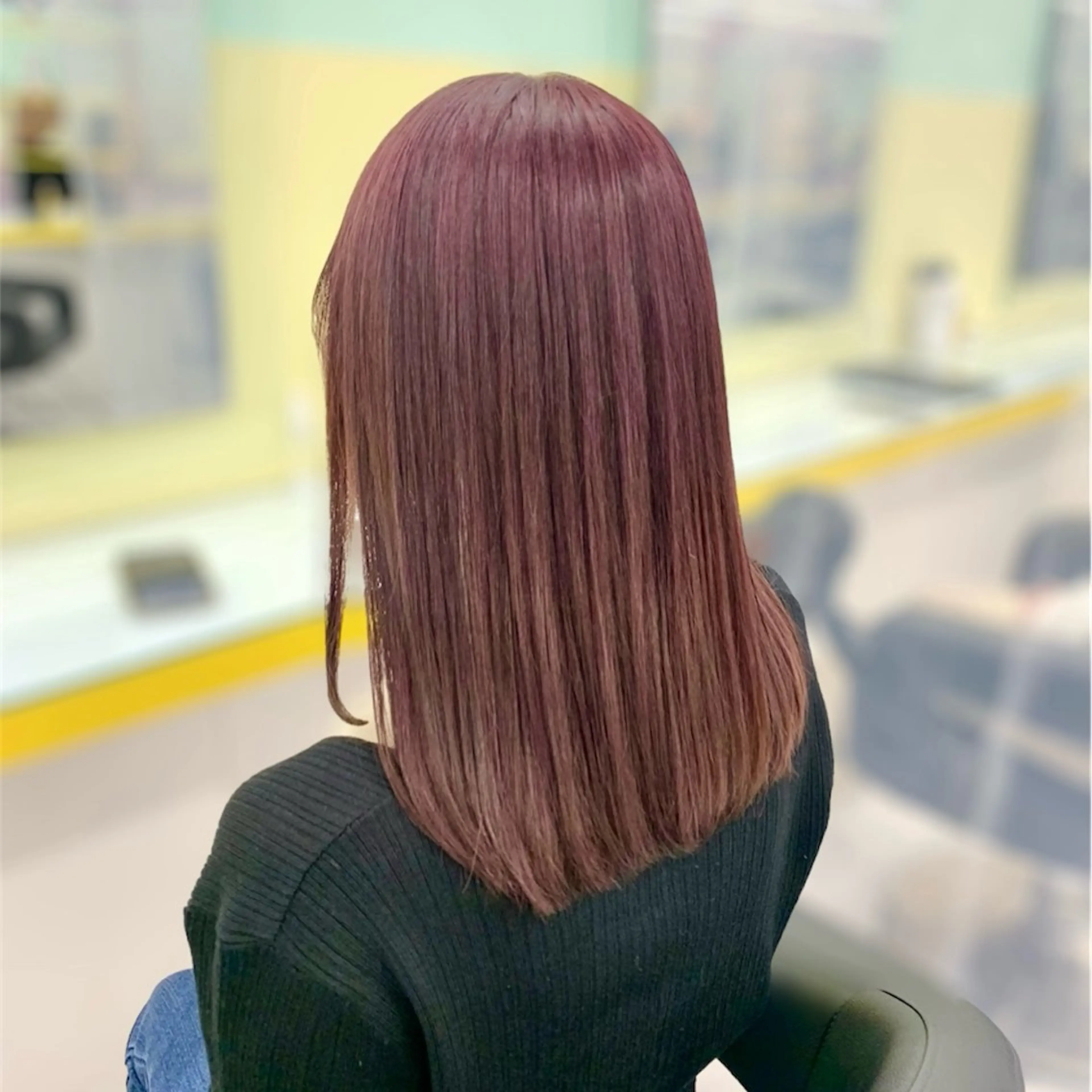 ミディアム カラー ヘアアレンジ グレージュ ハイトーンカラー ラベンダーカラー ラベンダーグレージュ ラベンダーグレー ヘアカラー パーマ トリートメント ヘッドスパ ヘアセット 顔まわりカット の達人のヘアスタイル