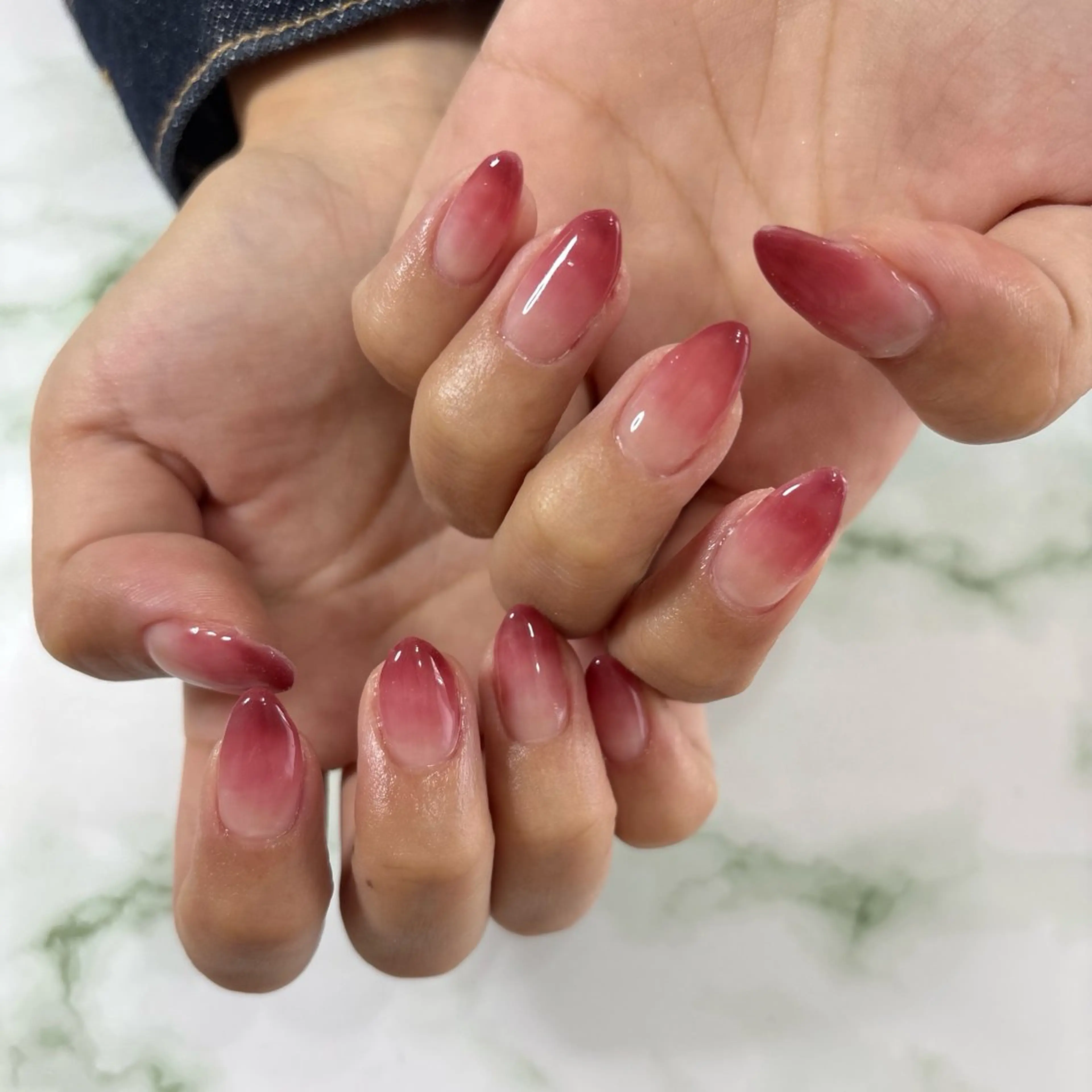 ネイル private salon Aola所属・TSUKI 🩶のネイルデザイン