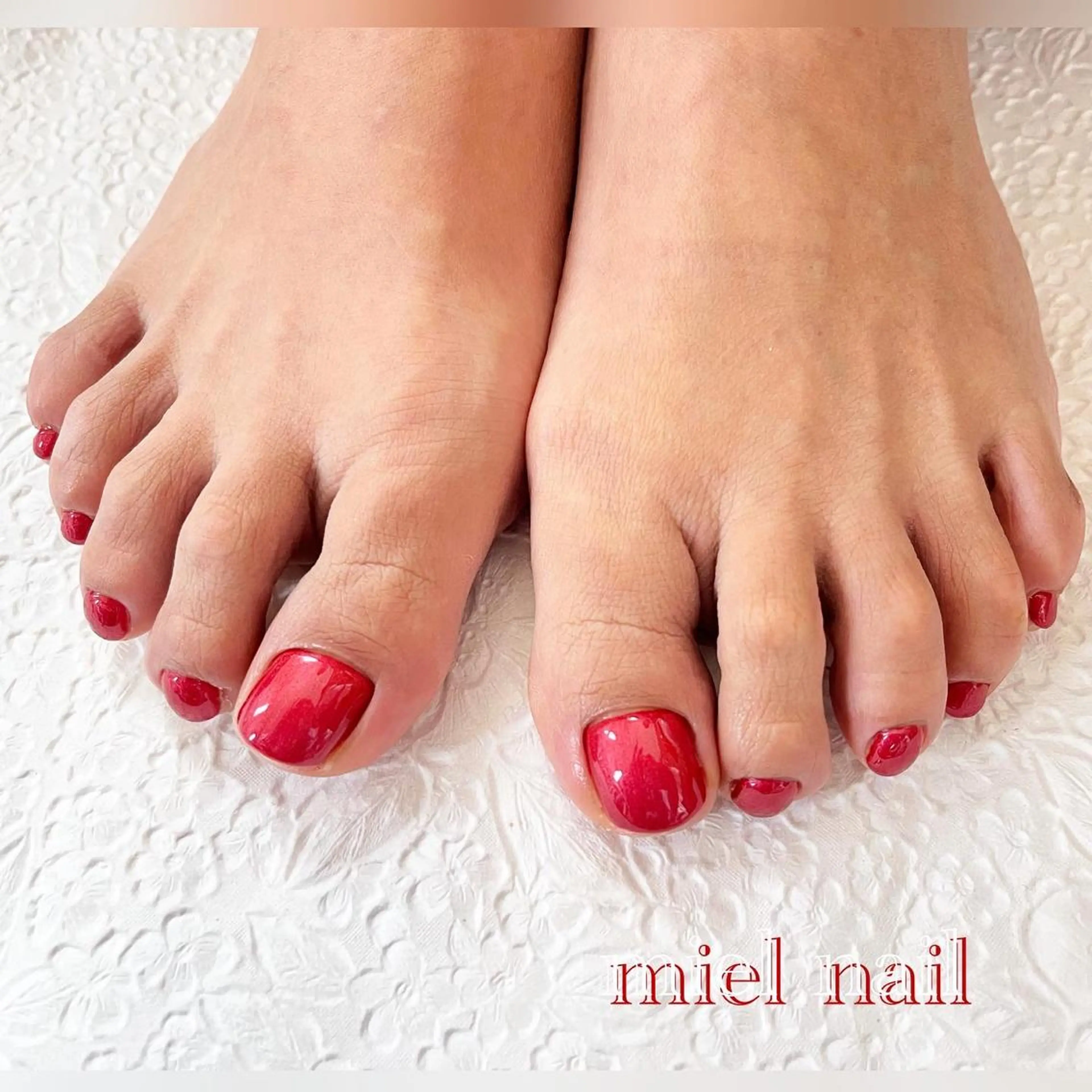 ネイル フットネイル 赤色 春ネイル miel nailのネイルデザイン