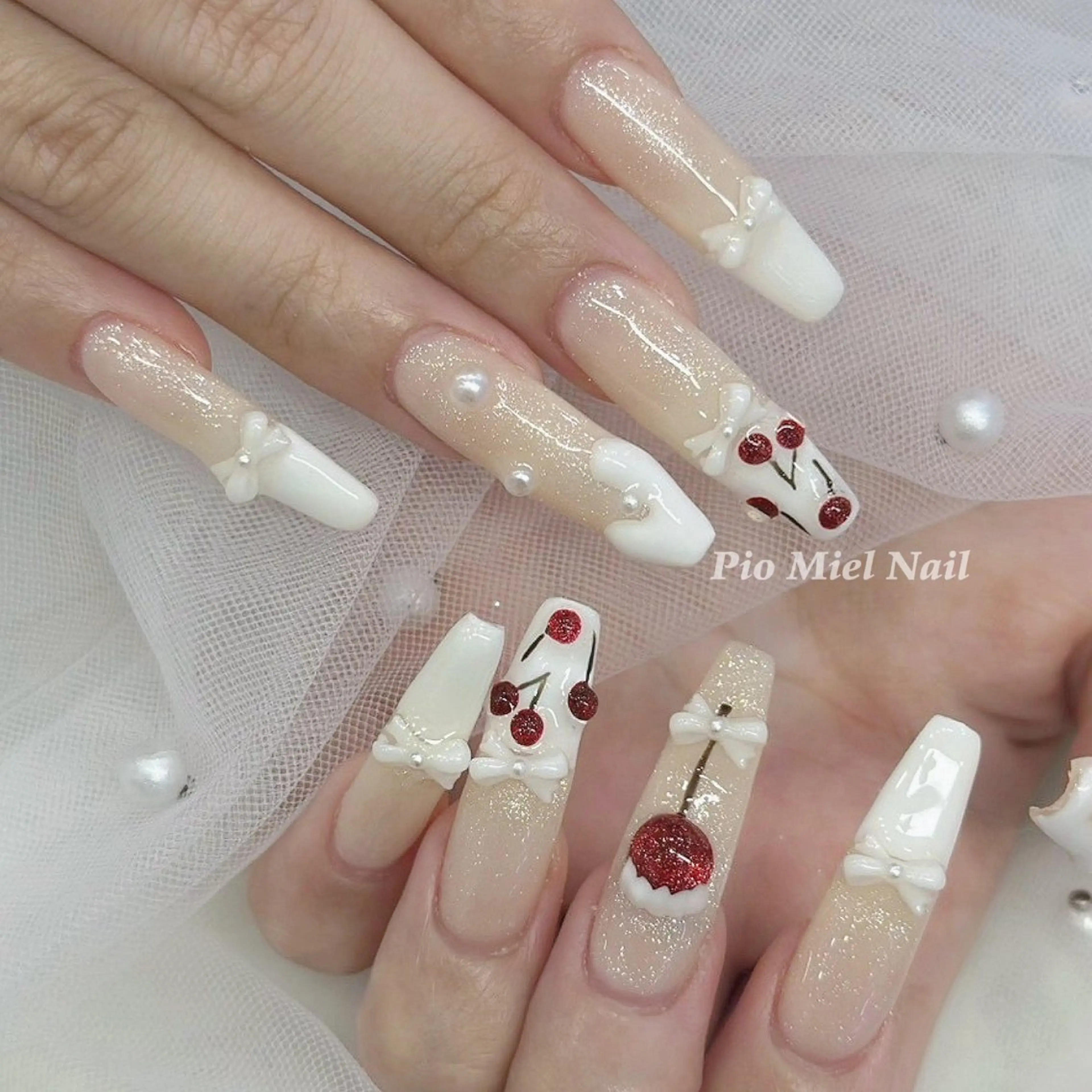 ネイル アートネイル 長さ出し ジェルネイル ガーリー ロングネイル ハンドネイル momo 長さだしのネイルデザイン