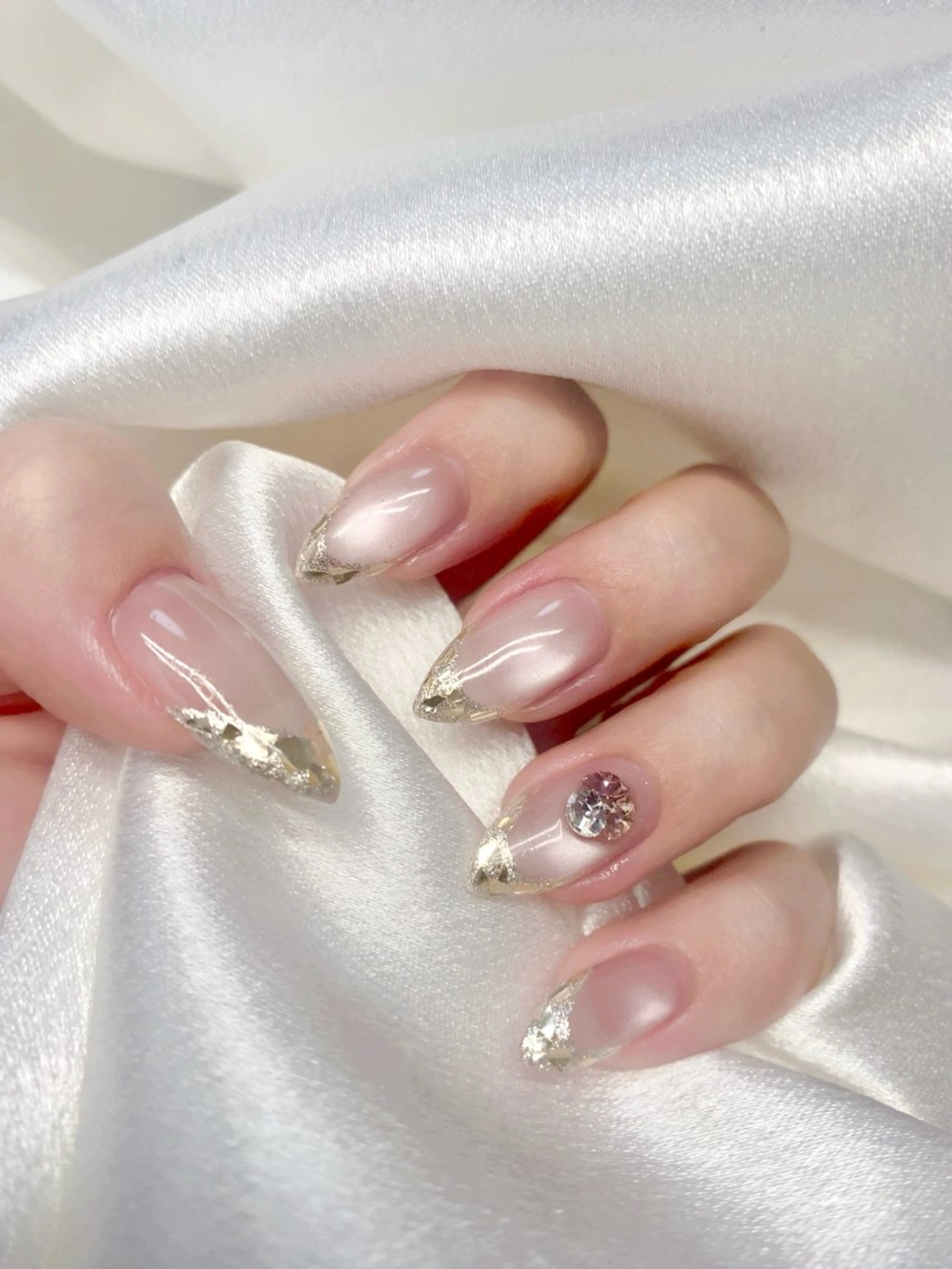 ネイル フレンチネイル ガラスフレンチ マグネットネイル ハンドネイル Nail salon BeBeのネイルデザイン