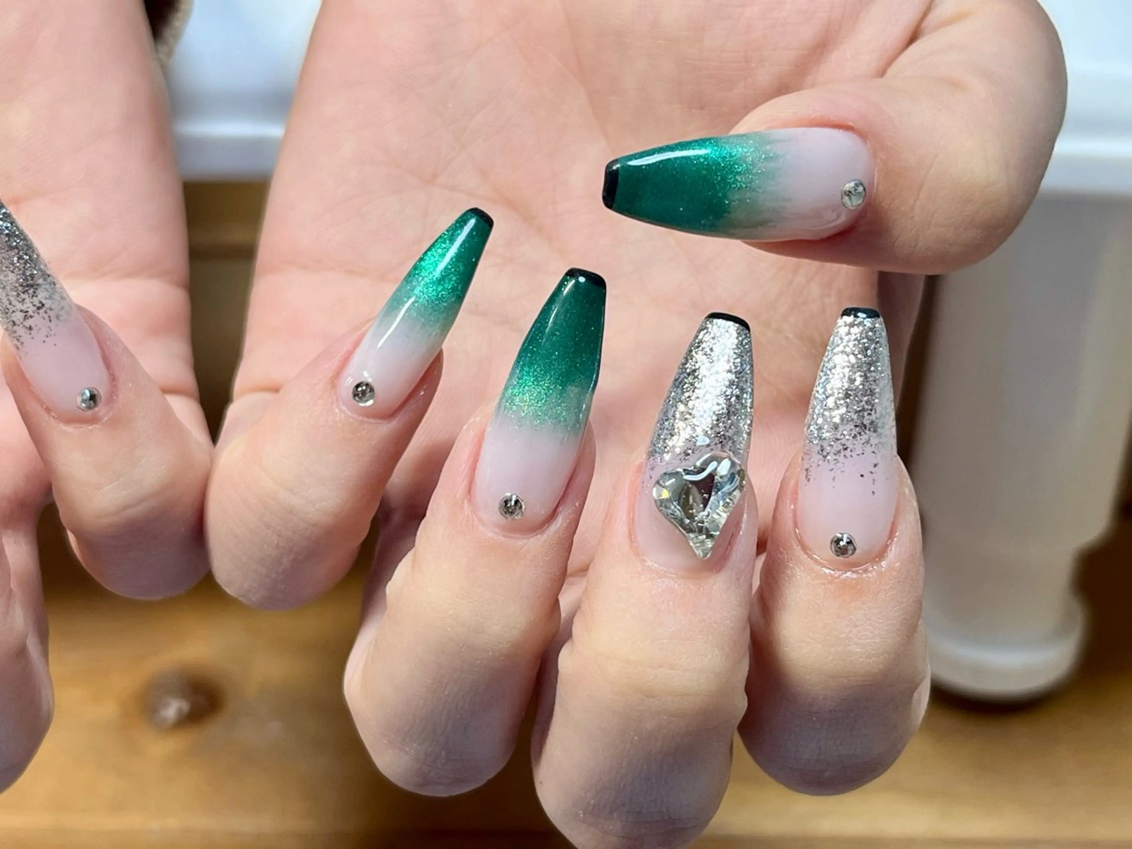 ネイル グリーン ハンドネイル まり りぃ〜んのネイルデザイン