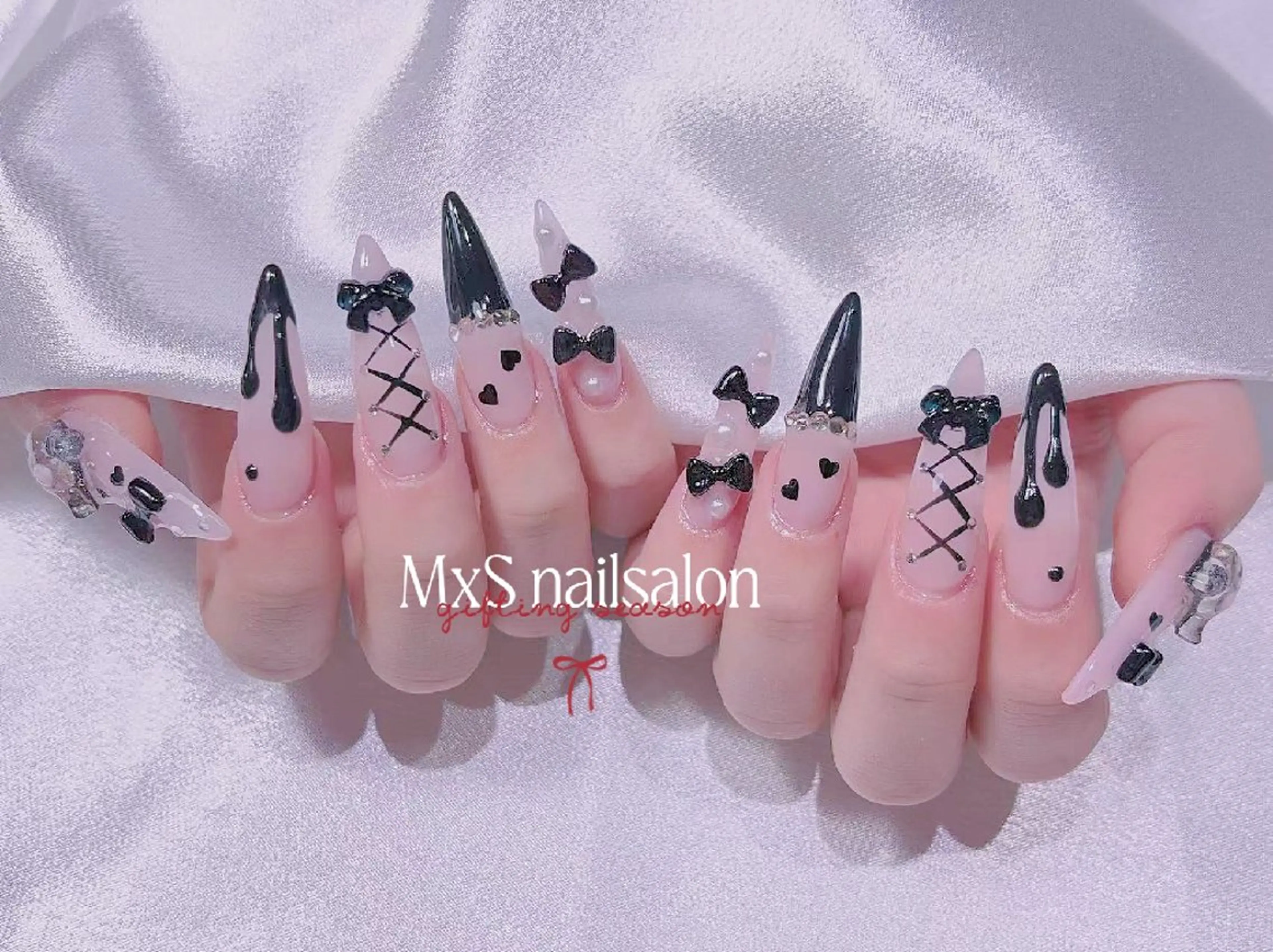 ネイル ジェルネイル 韓国ネイル マグネットネイル パラジェル 春ネイル ハンドネイル ハンドケア MxS Nail(長さだし/フィルイン/マグネット/韓国ネイル/ワンホンネイル/ワンカラー)所属・MxS リィリィのネイルデザイン
