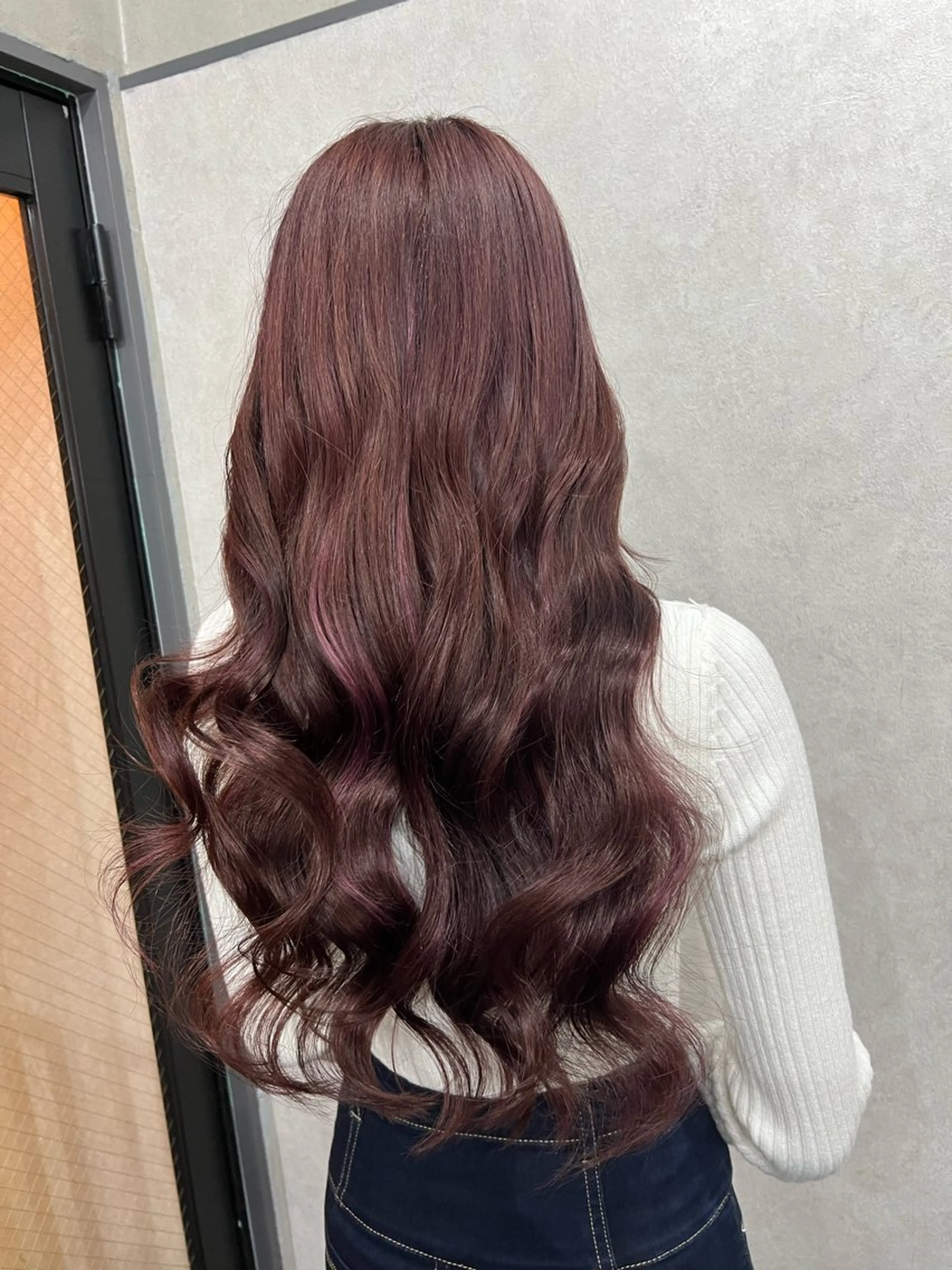 ロング ヘアカラー maya レイヤーカットのヘアスタイル