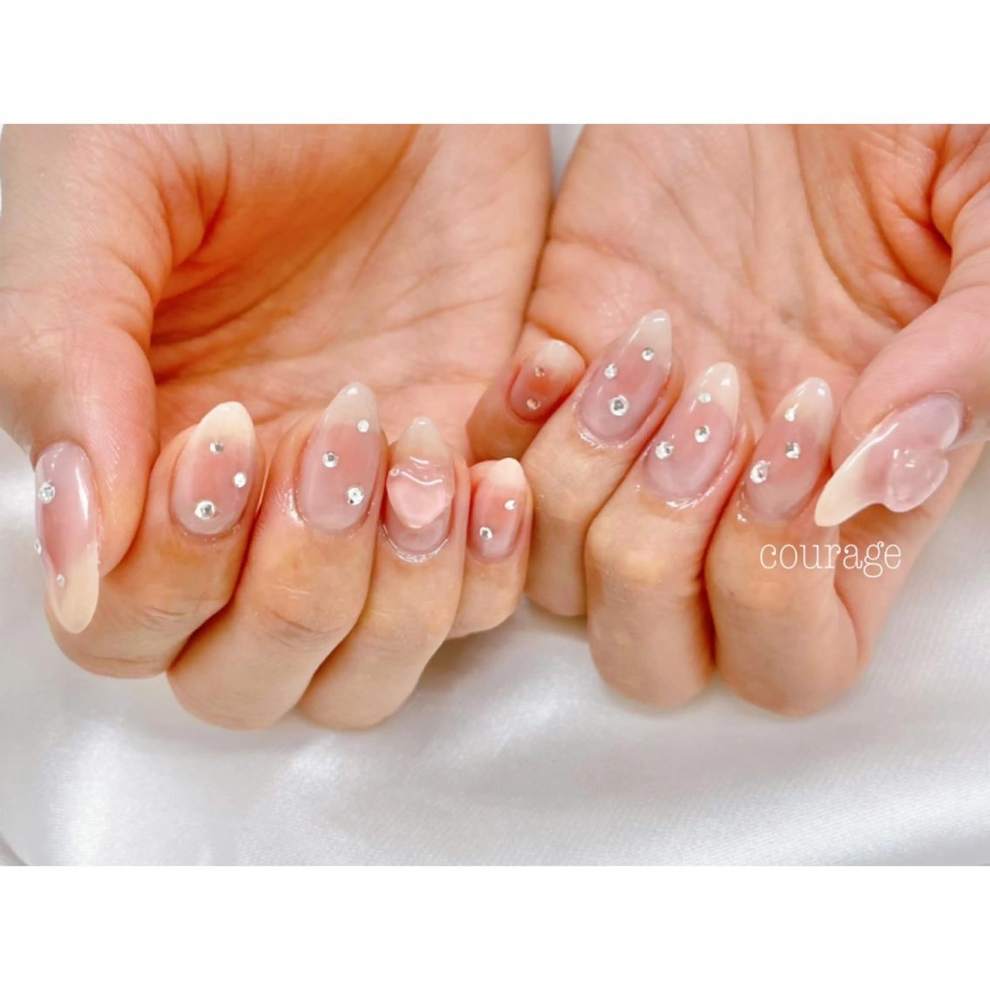 ネイル チークネイル ハート ワンホンネイル ハンドネイル ネイルサロンcourage所属・ネイルサロン courageのネイルデザイン