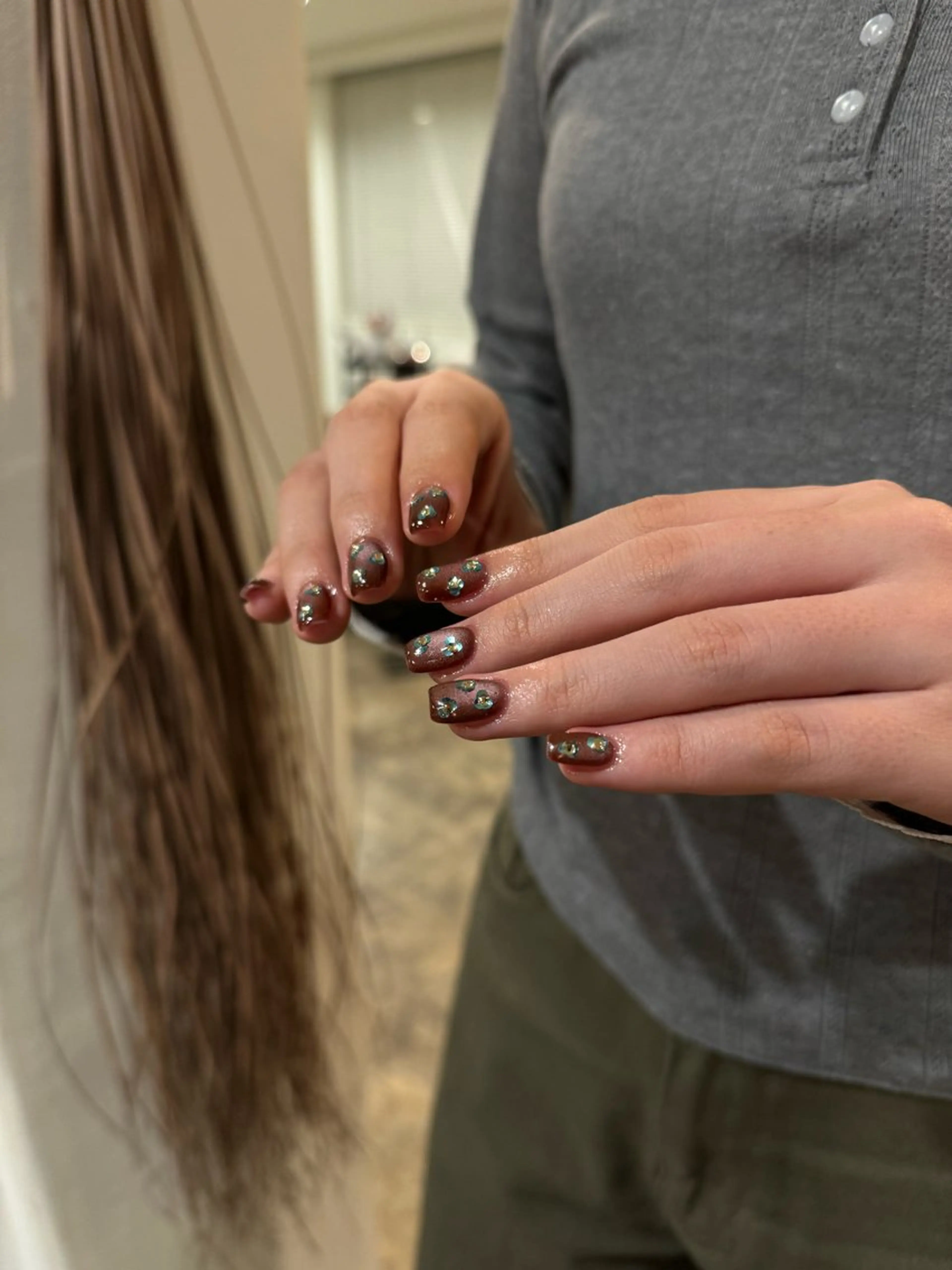 ネイル ホログラムネイル マグネットネイル ストーンネイル ハンドネイル handsome所属・miura ichikaのネイルデザイン