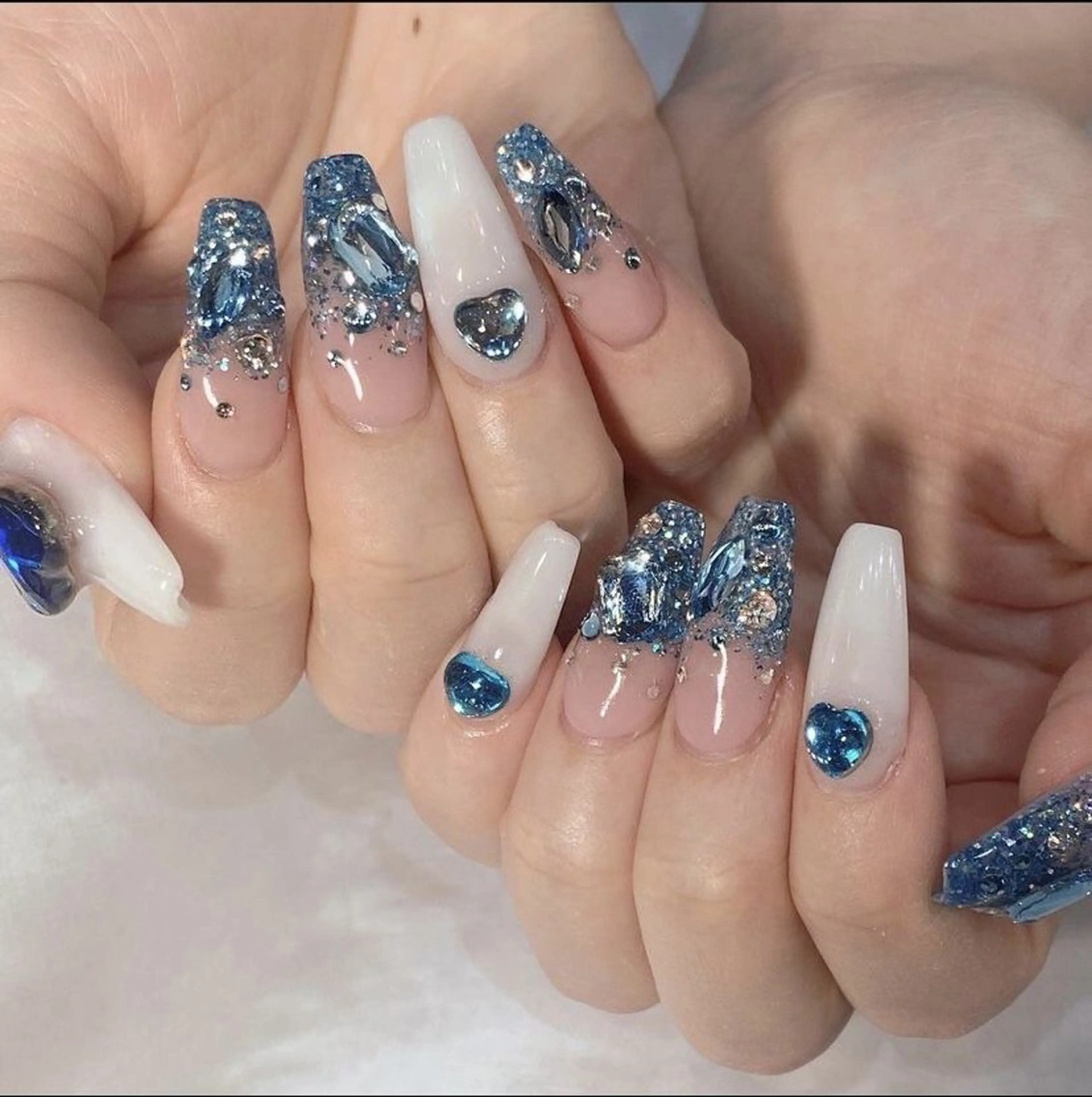 ネイル グラデーション ラメ(グリッター) マグネットネイル ミラーネイル ニュアンスネイル ハンドネイル Lumi de nails所属・Lumi de nailsのネイルデザイン