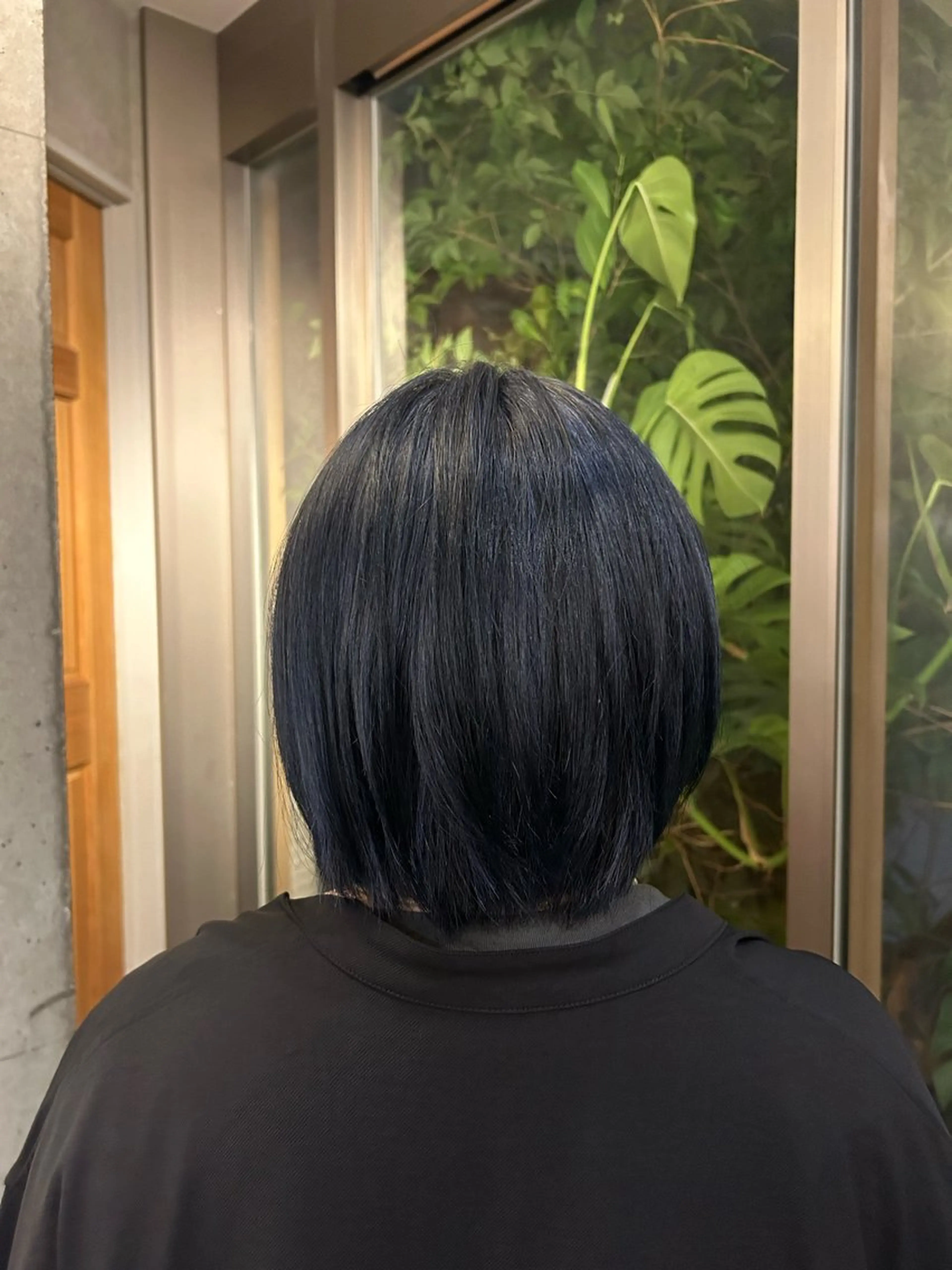 ショート カラー 越阪部 碧子のヘアスタイル