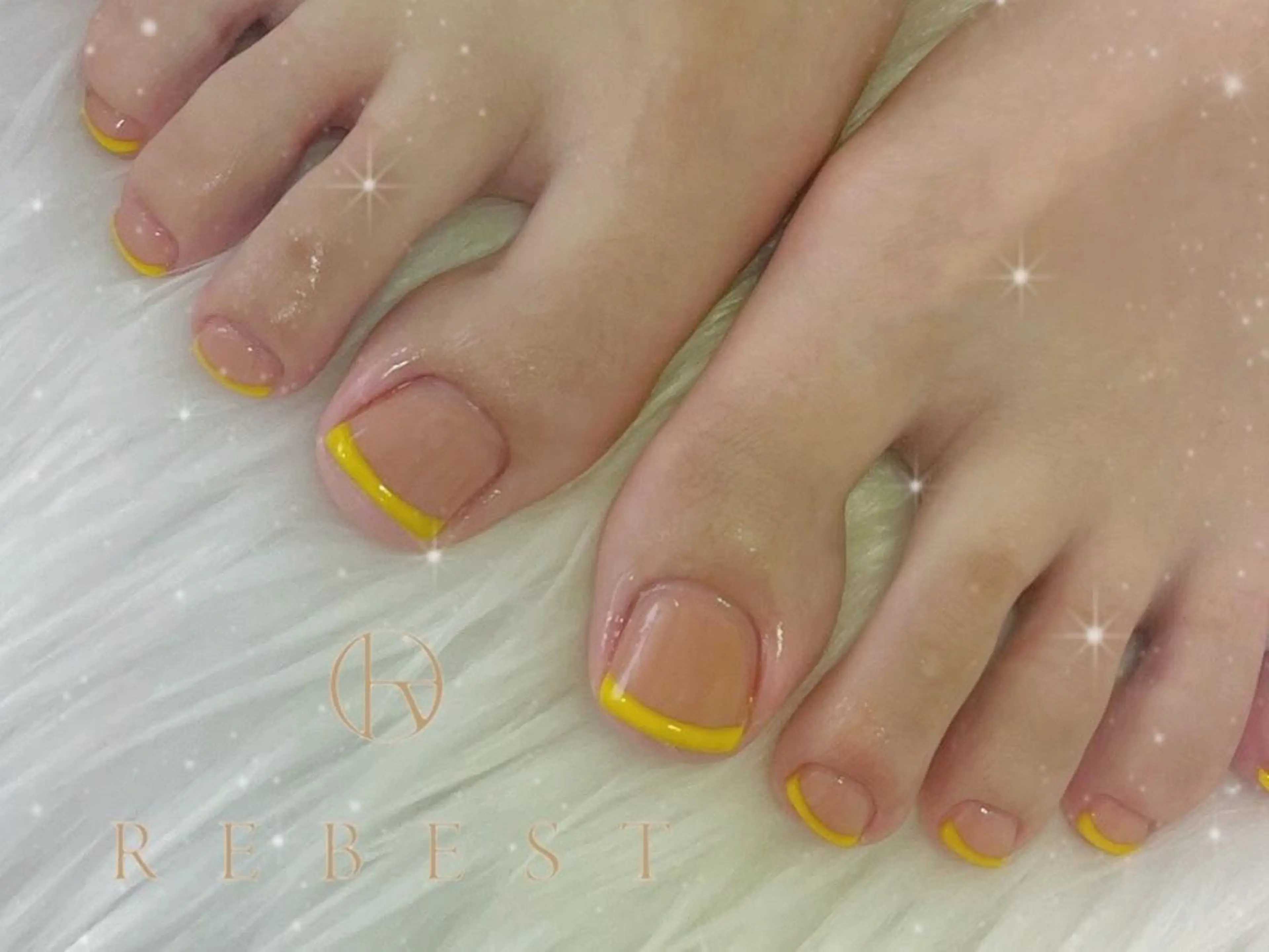 ネイル ❤️💛REBEST 付け放題Nailのネイルデザイン