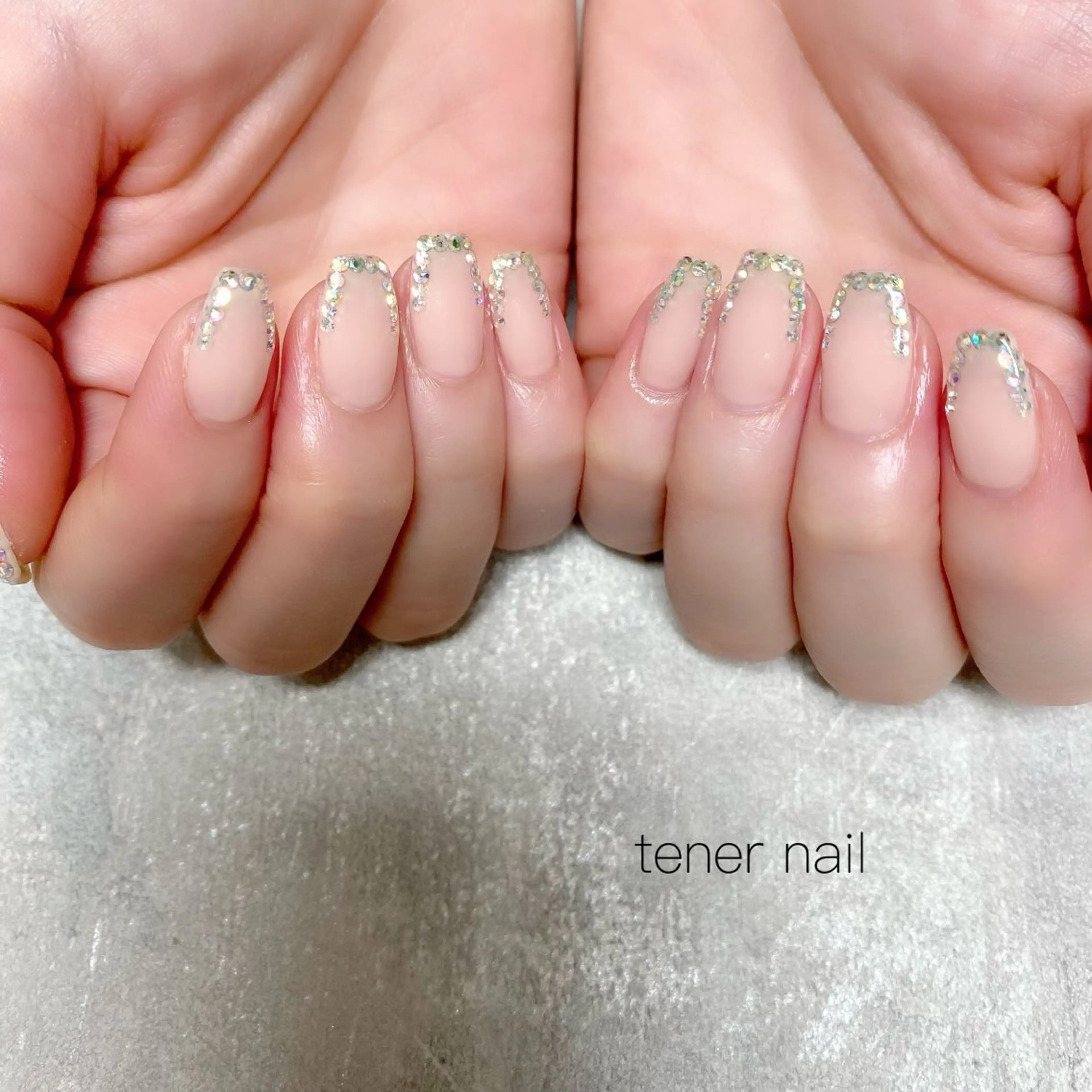 ネイル オーロラネイル フレンチネイル キラキラネイル ハンドネイル tener  nail  テネルネイル所属・テネルネイル tener nailのネイルデザイン