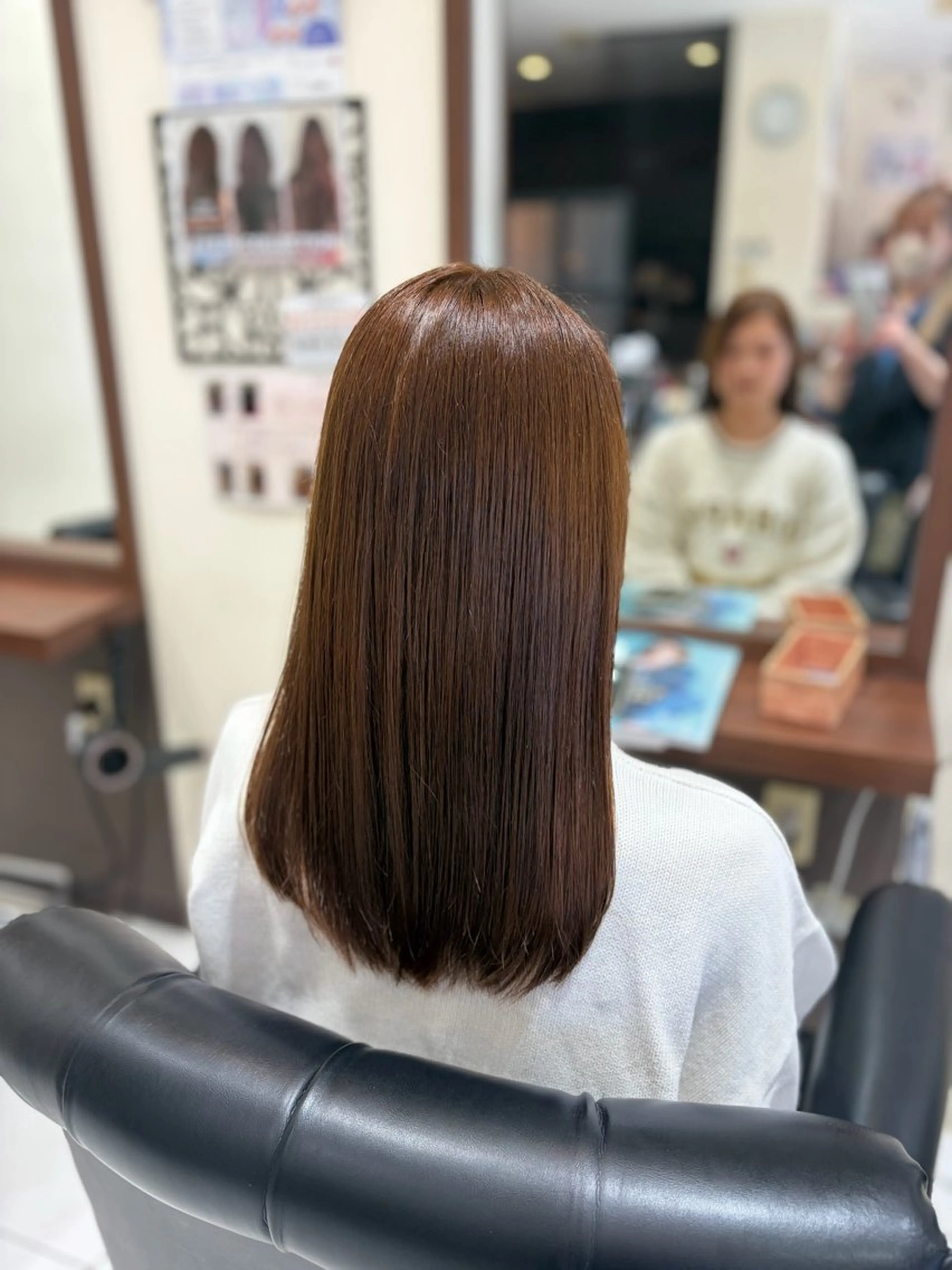 ロング カラー ベージュカラー ハイトーンカラー ハイトーンベージュ カット ヘアカラー 横手 亜紀のヘアスタイル