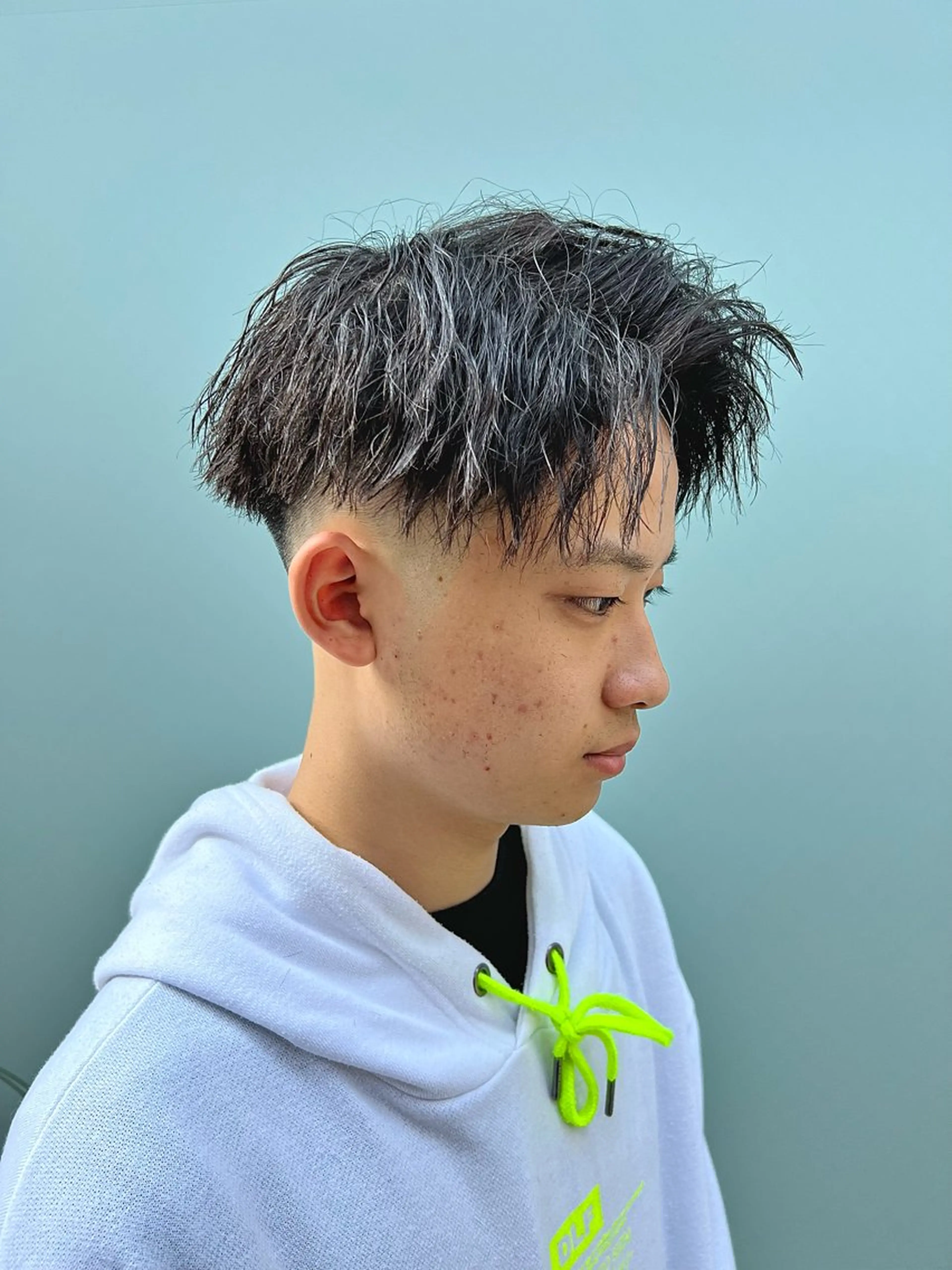 ショート パーマ メンズ 豊崎 佑輔のヘアスタイル