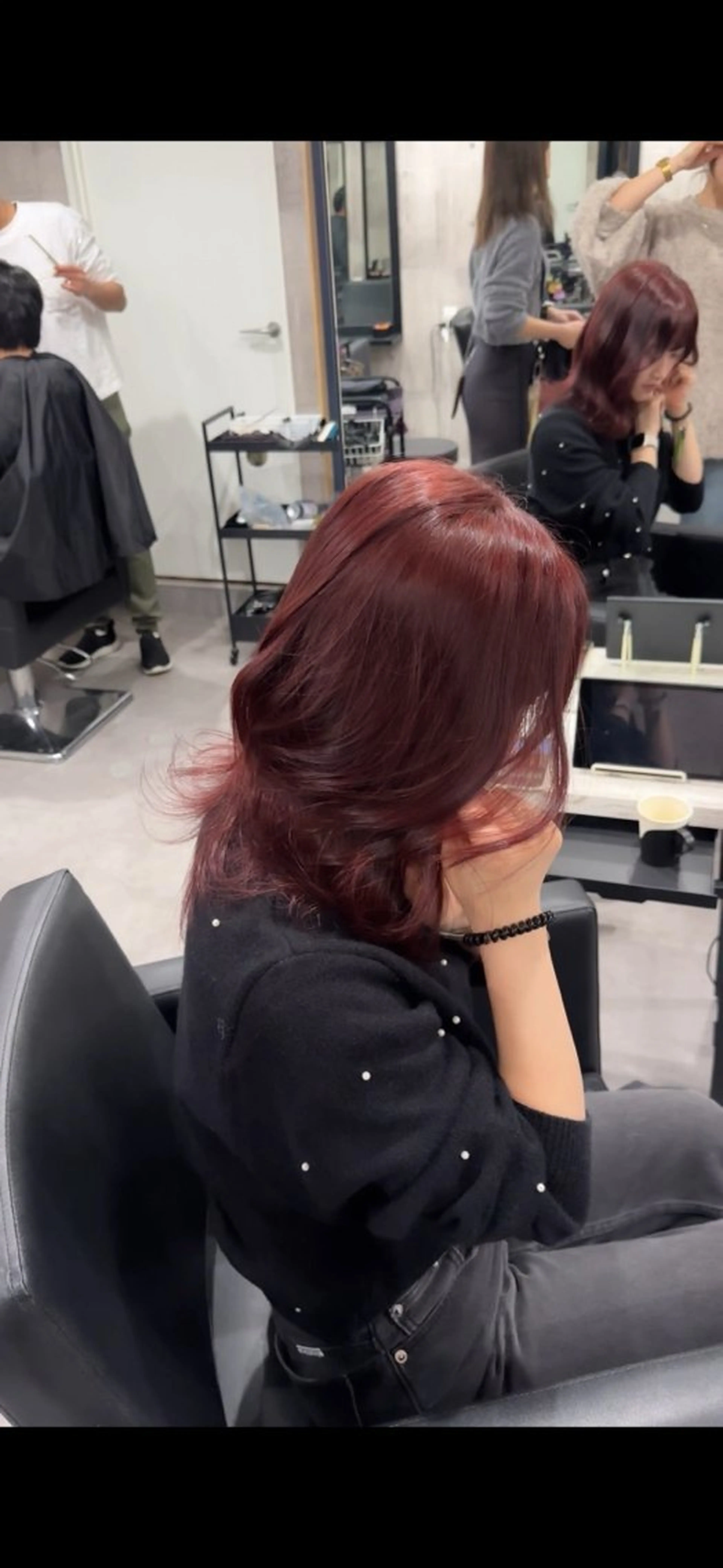 セミロング カラー ブリーチ ダブルカラー ブリーチなしカラー 韓国風ヘア レイヤーカット _WHITE +南海難波所属・YUMI YUMIのヘアスタイル